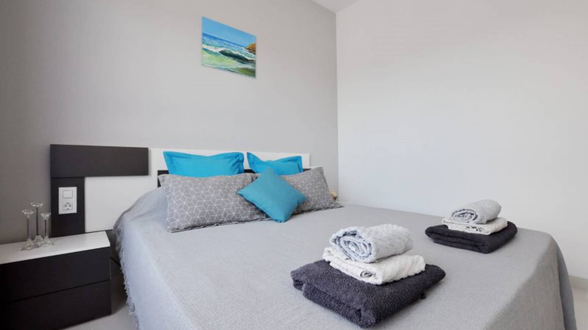 Resale - Apartment - Mil Palmeras - playa elisa bay