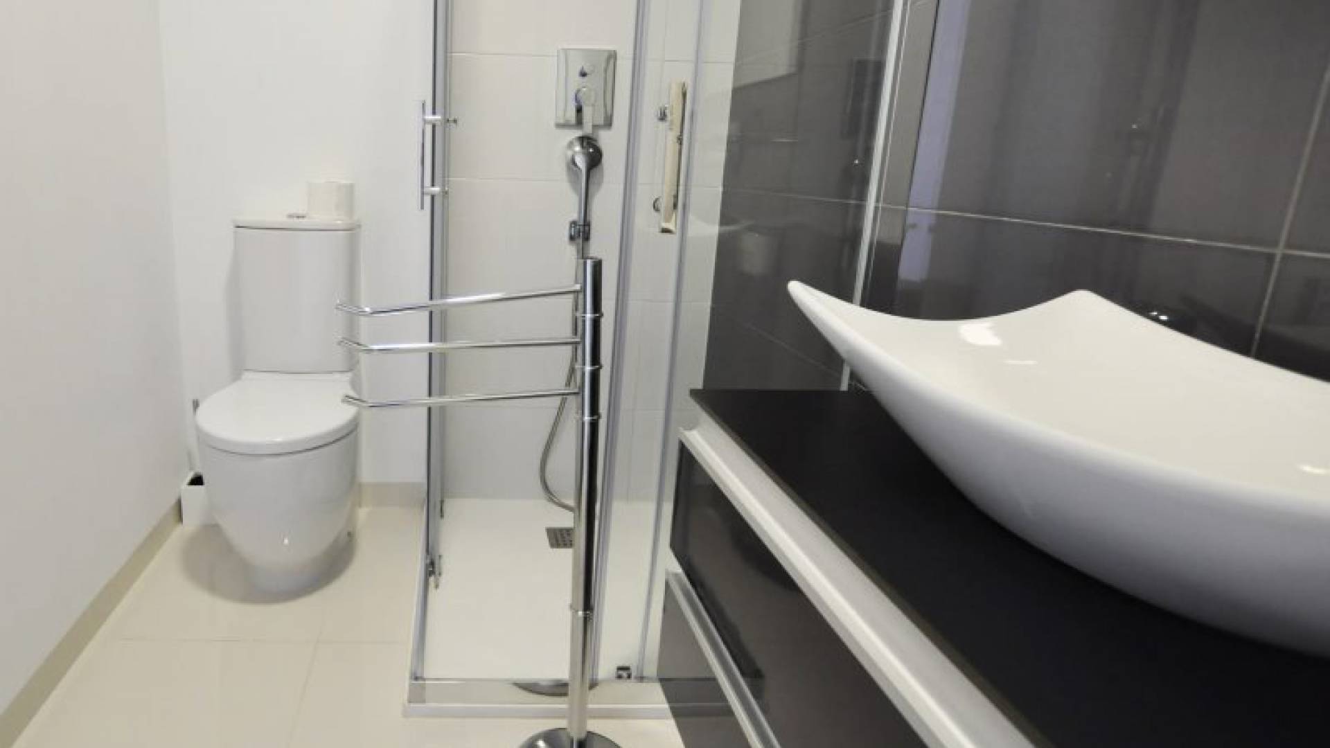 Resale - Apartment - Mil Palmeras - playa elisa bay