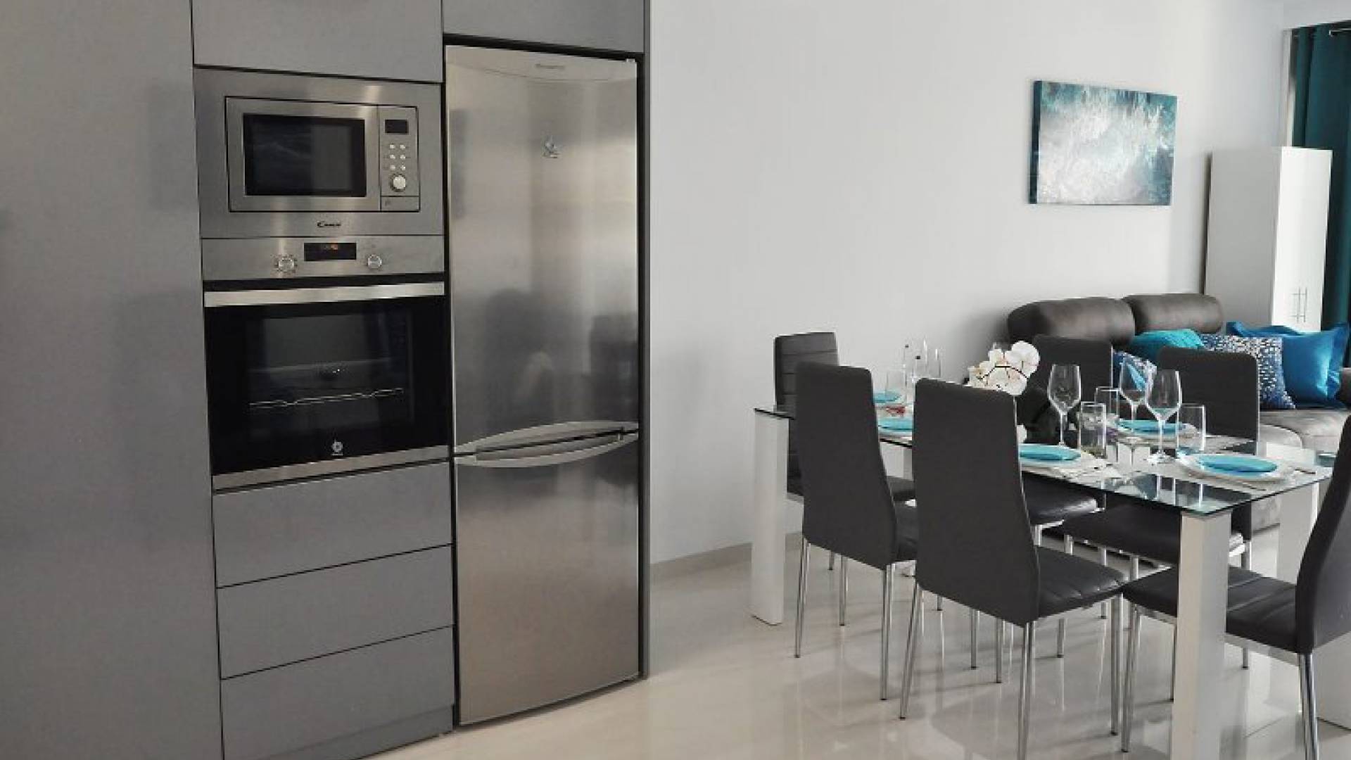 Resale - Apartment - Mil Palmeras - playa elisa bay