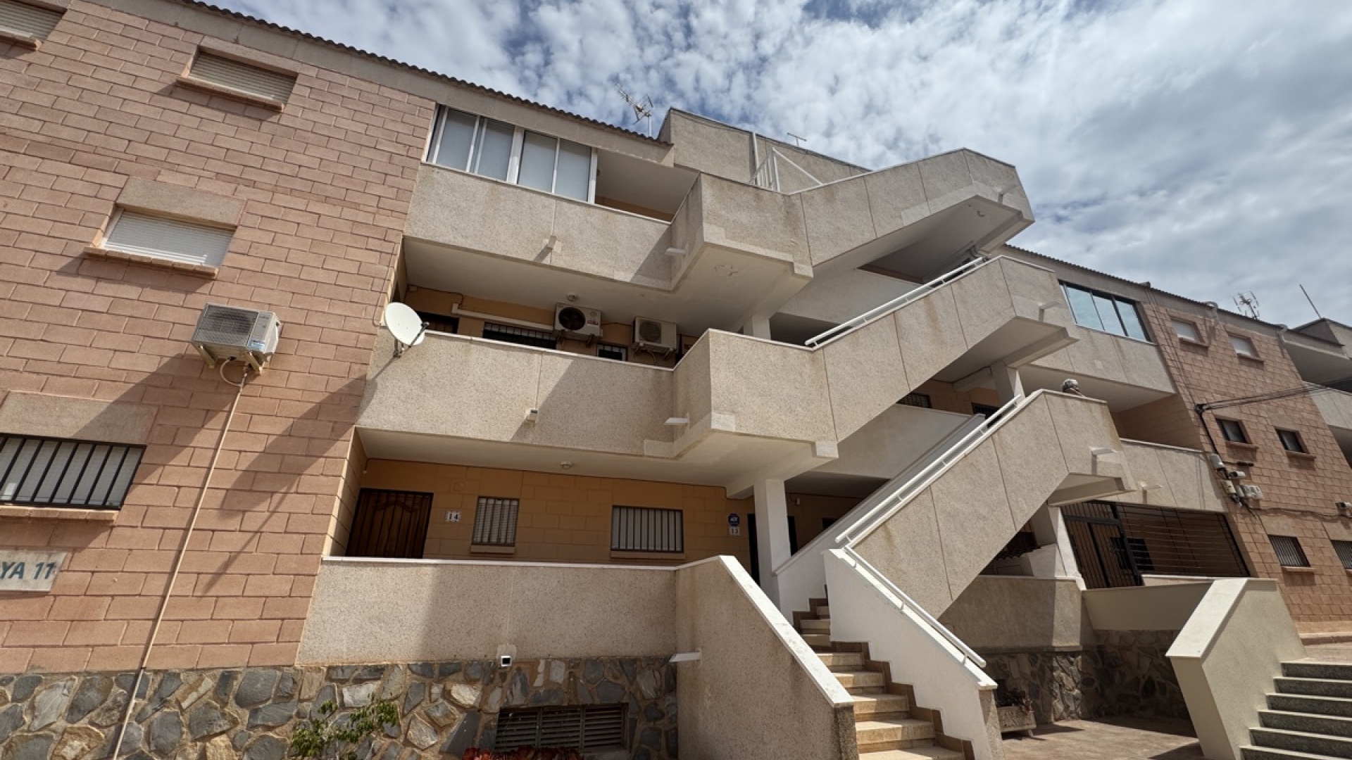 Resale - Apartment - Mil Palmeras