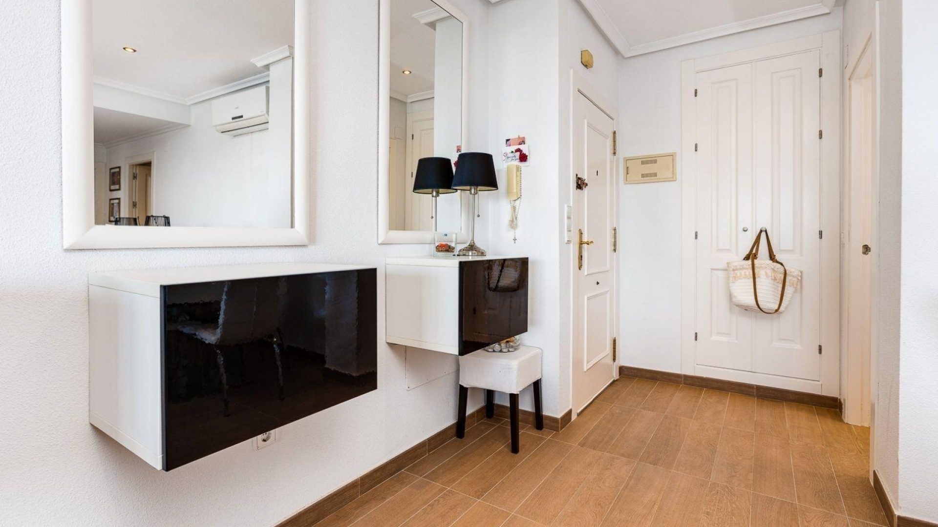 Resale - Apartment - Orihuela Costa - Villamartin