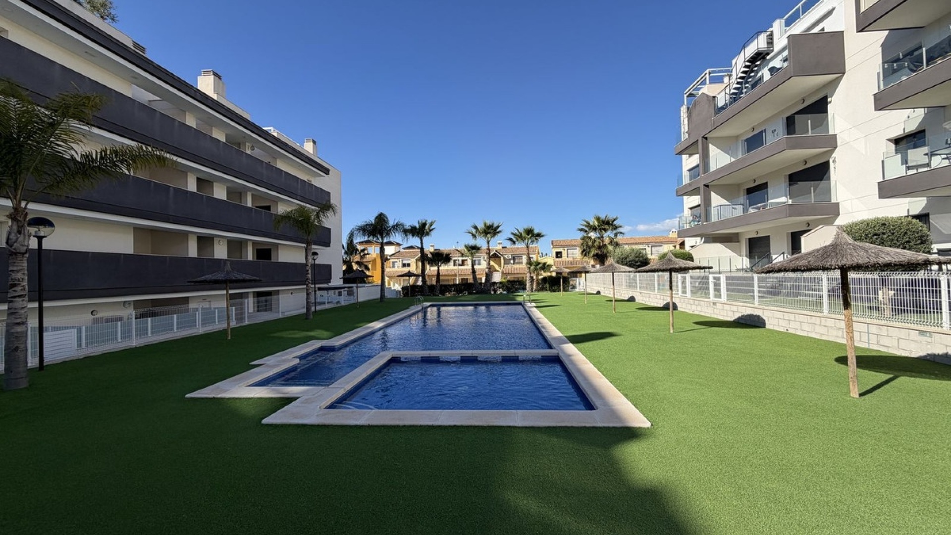 Resale - Apartment - Orihuela - Villamartin