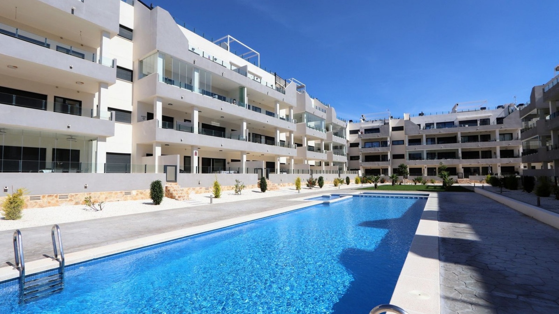 Resale - Apartment - Orihuela - Villamartin