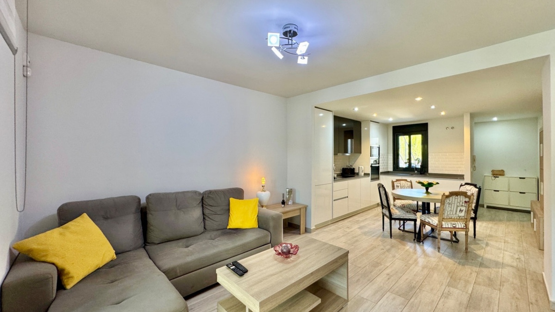 Resale - Apartment - Orihuela - Villamartin