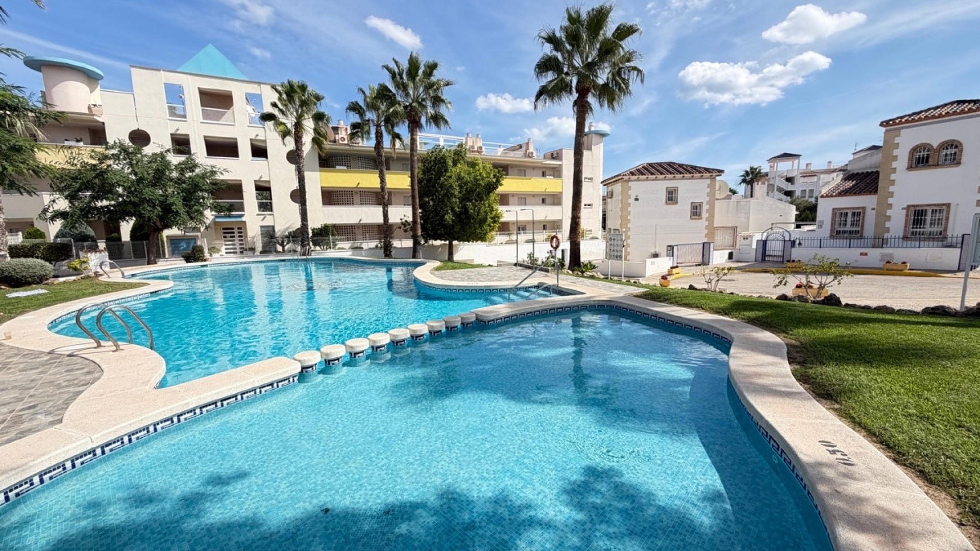 Resale - Apartment - Orihuela - Villamartin