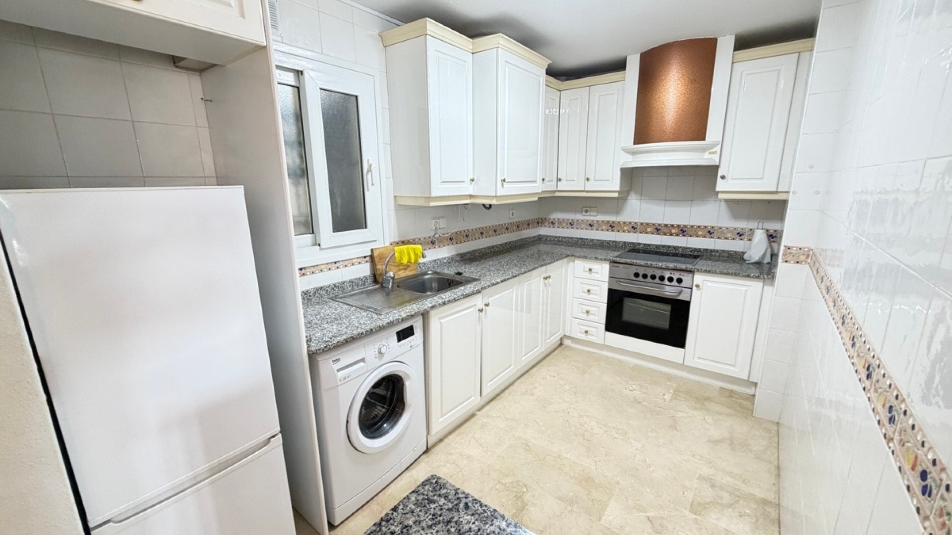 Resale - Apartment - Orihuela - Villamartin
