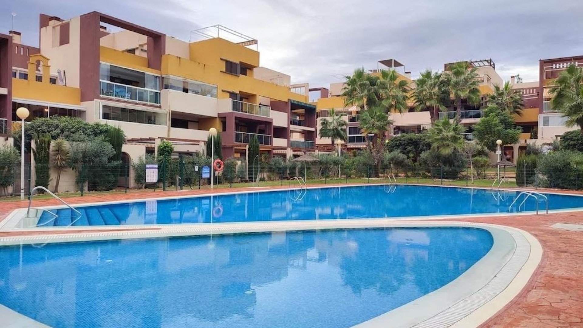 Resale - Apartment - Playa Flamenca - el bosque