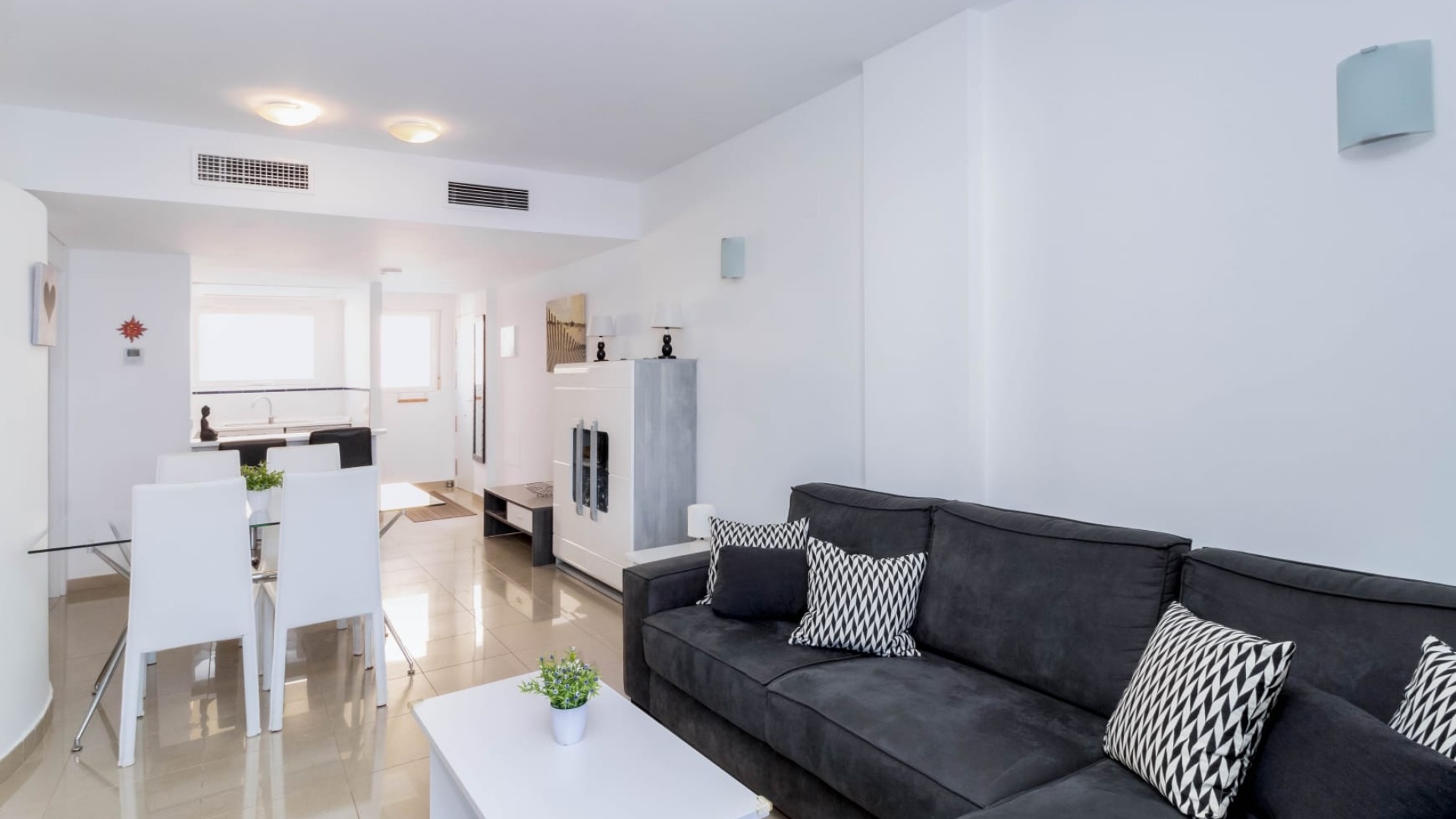 Resale - Apartment - Playa Flamenca - el bosque