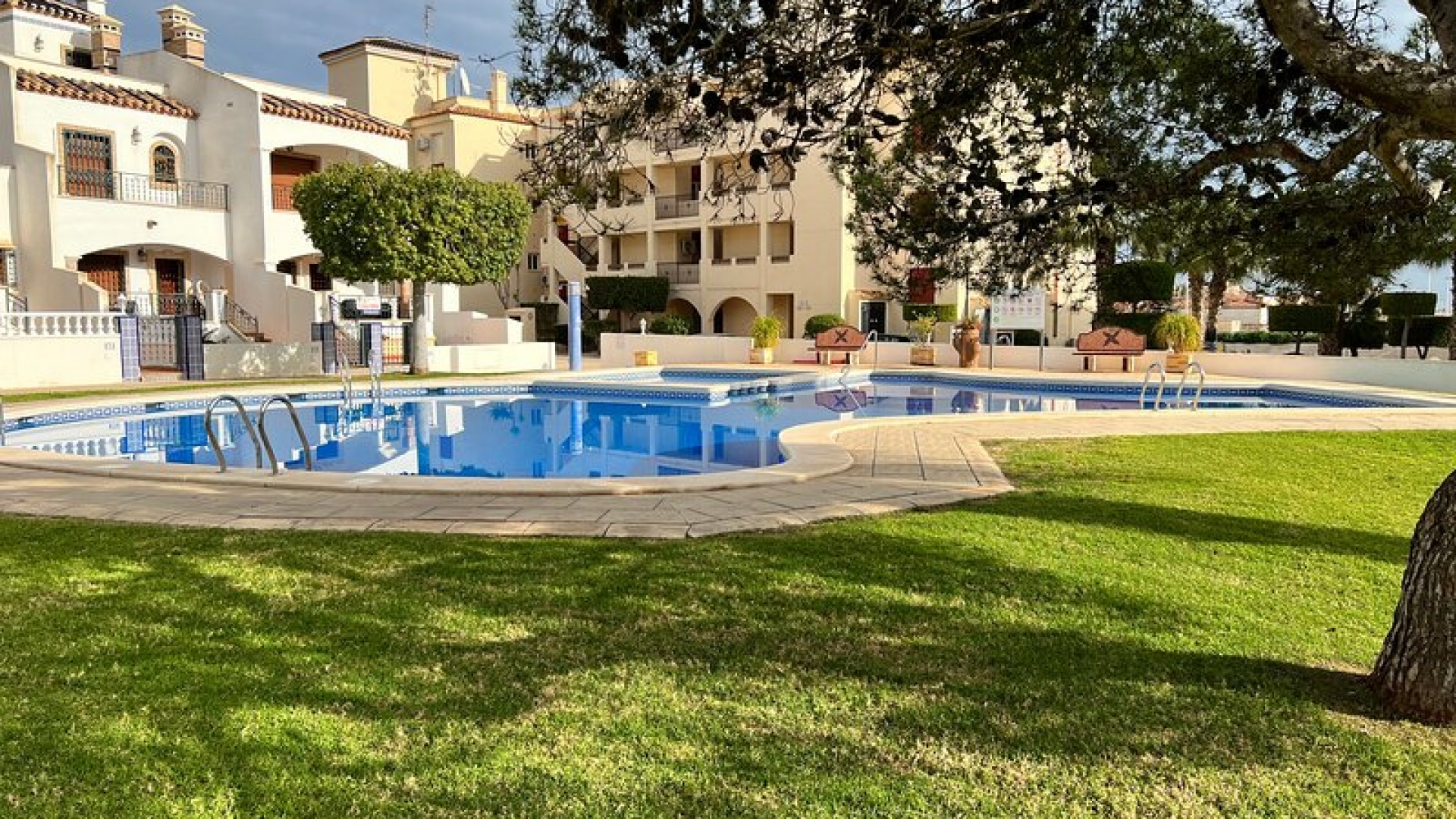 Resale - Apartment - Playa Flamenca - jumilla