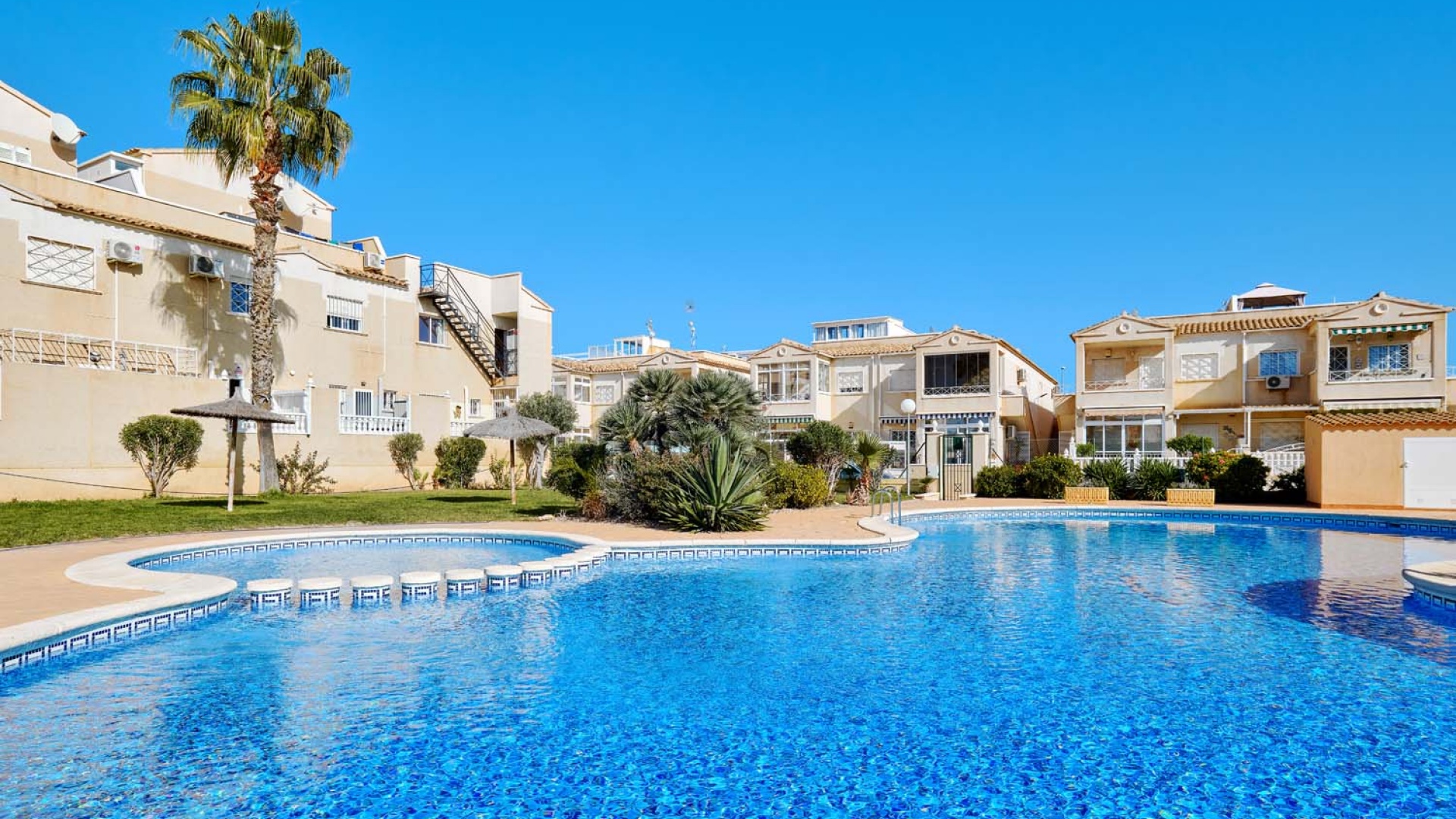 Resale - Apartment - Playa Flamenca - la concha