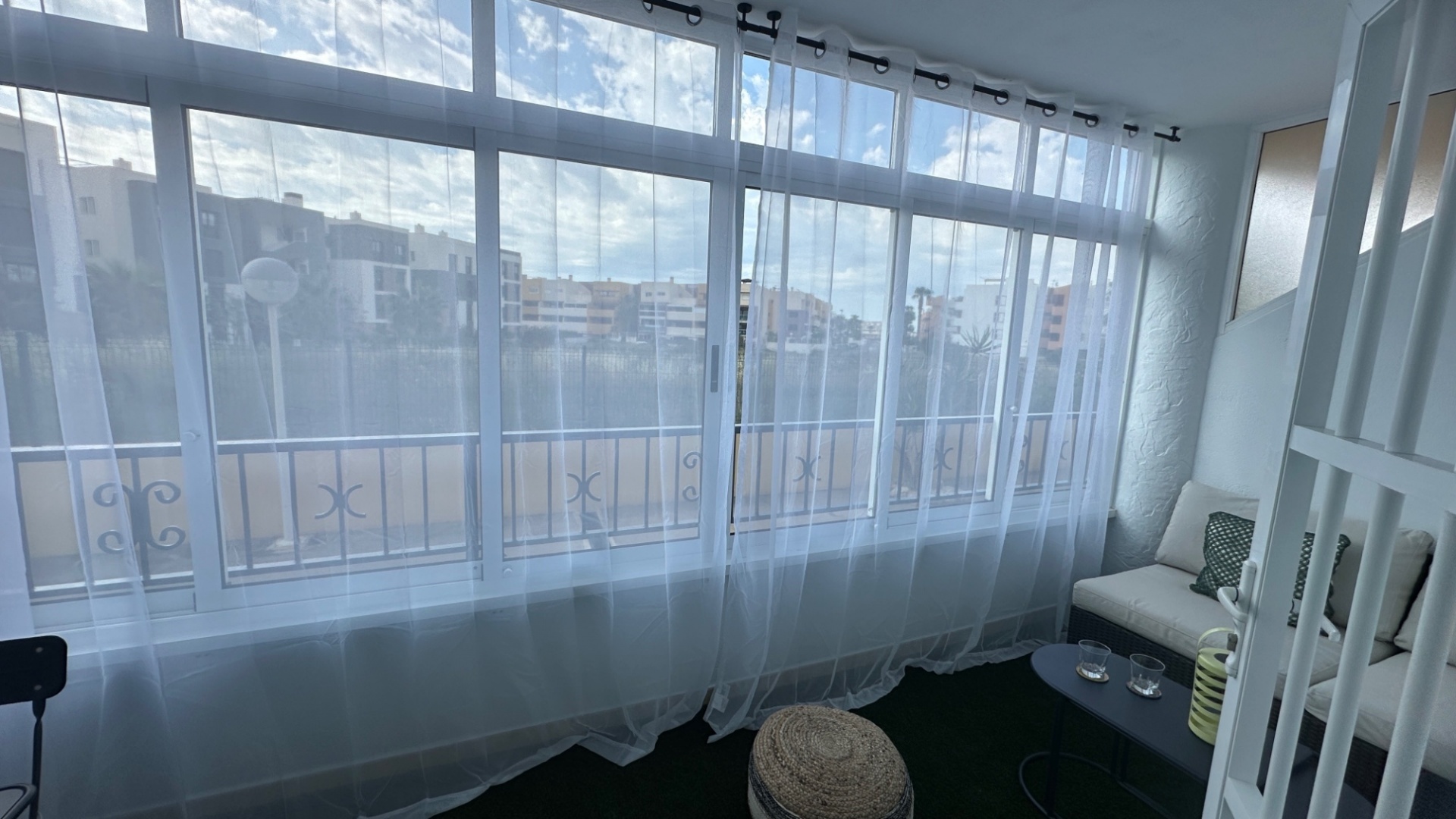 Resale - Apartment - Playa Flamenca - la mirada