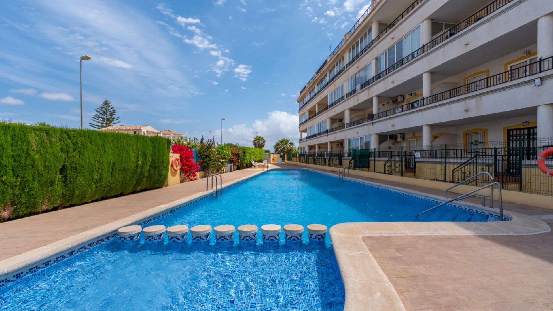 Resale - Apartment - Playa Flamenca - la mirada