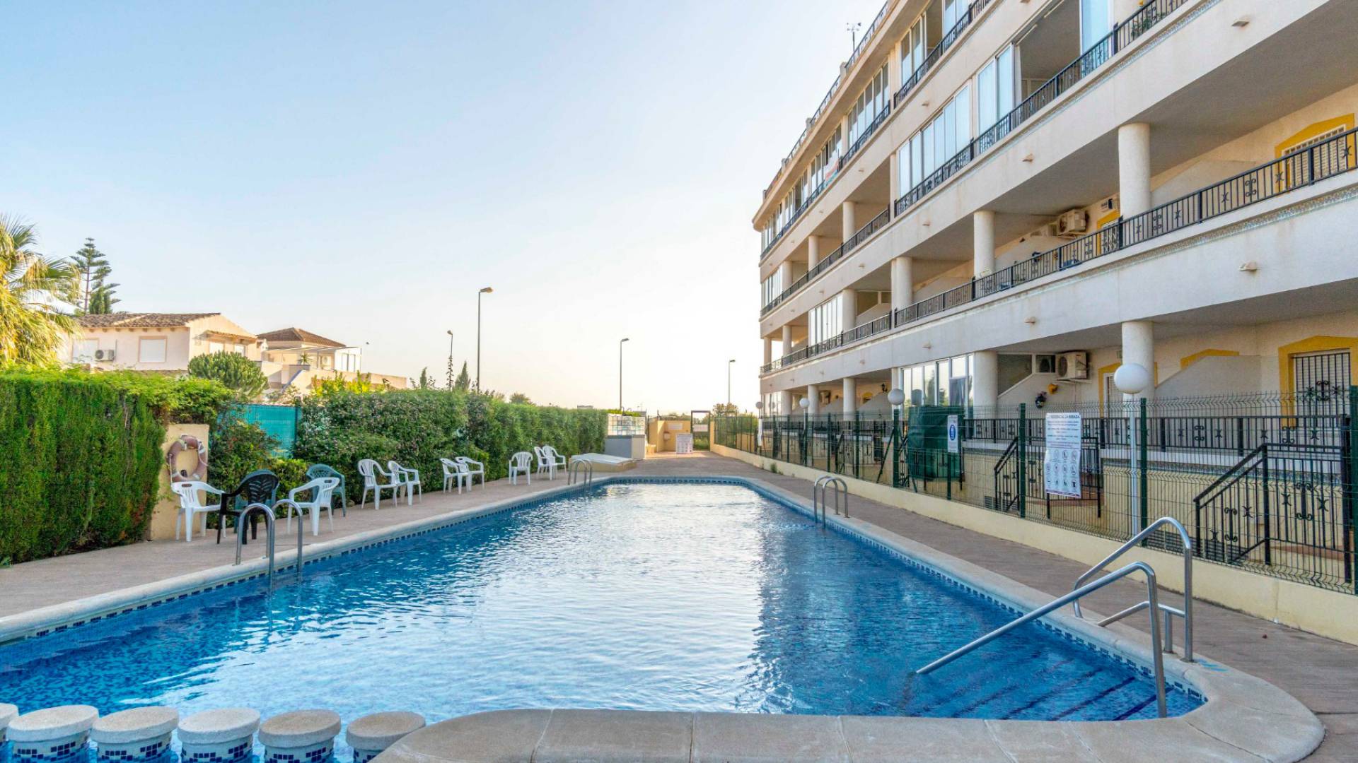 Resale - Apartment - Playa Flamenca - la mirada