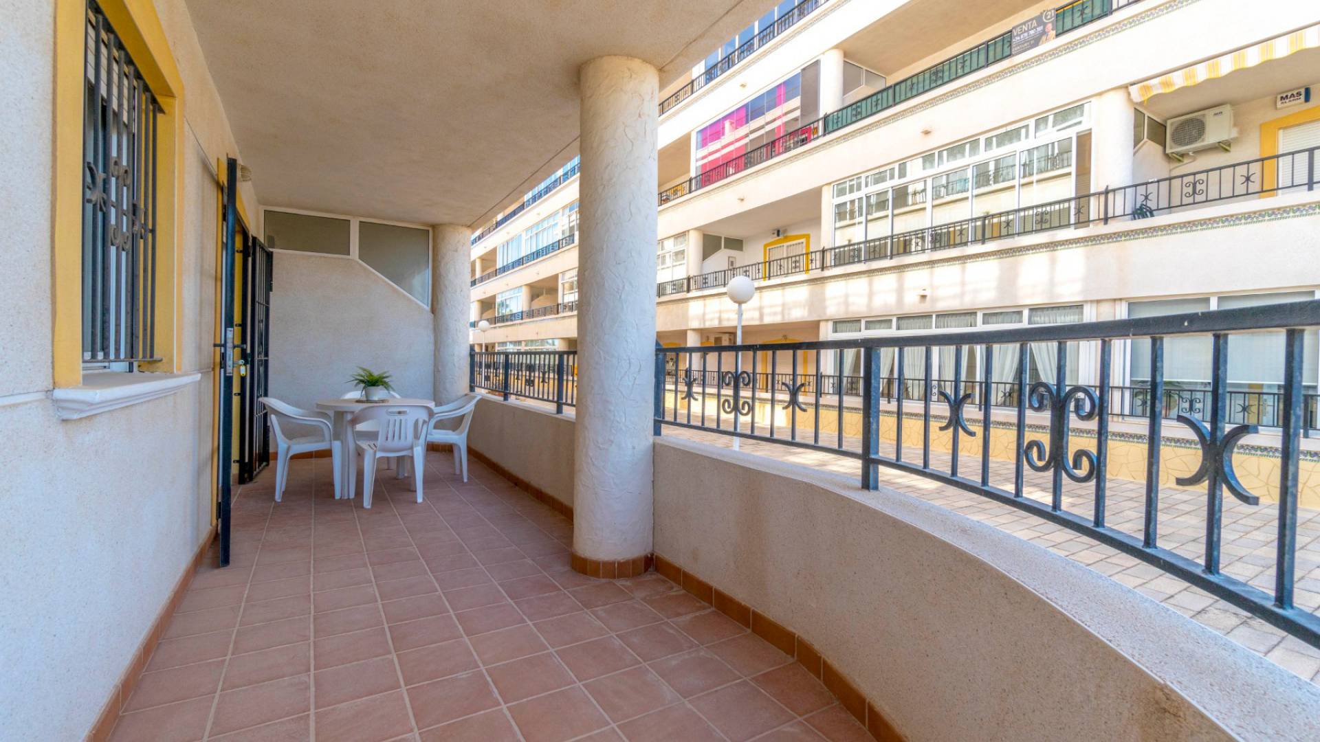 Resale - Apartment - Playa Flamenca - la mirada