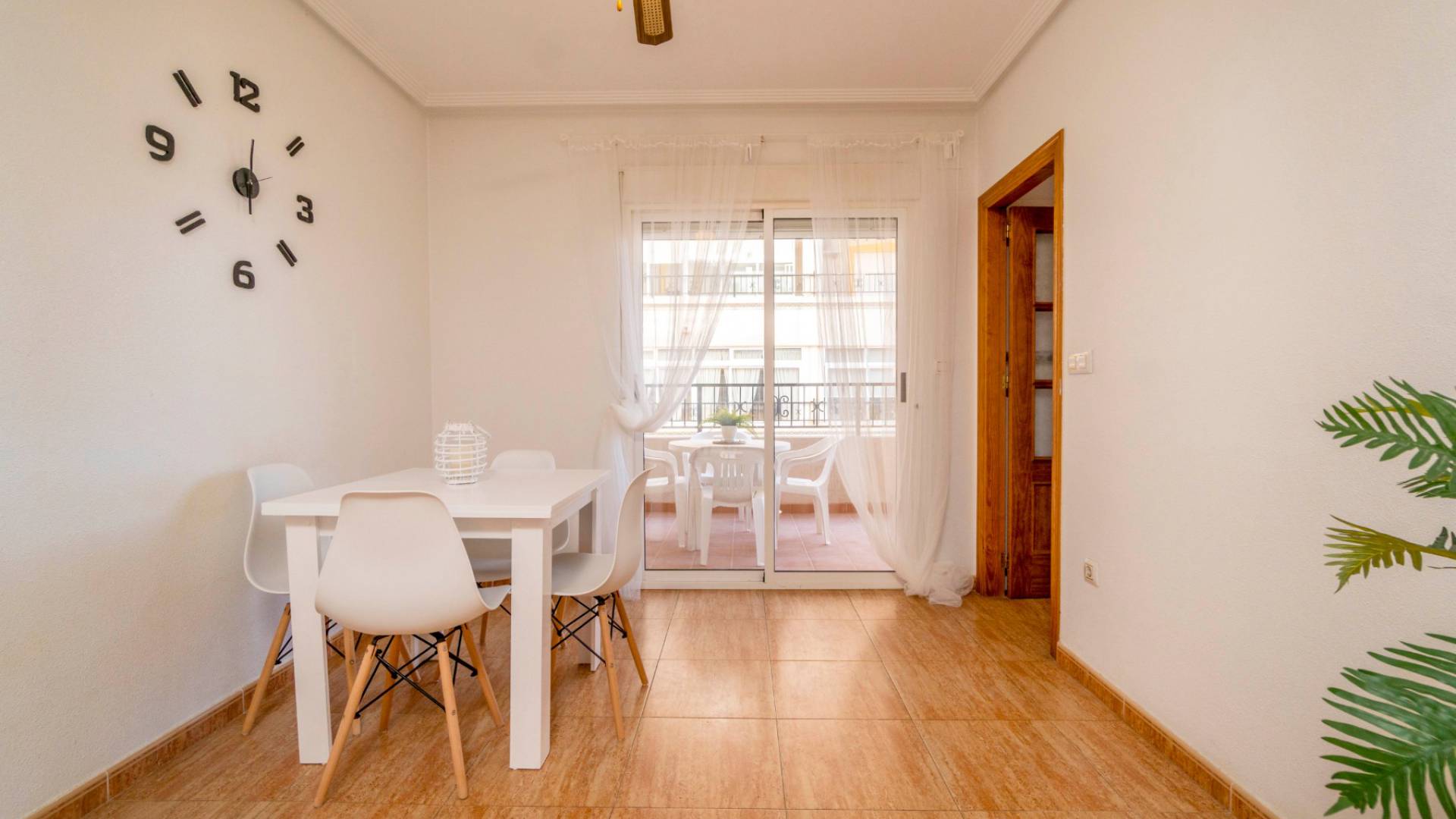 Resale - Apartment - Playa Flamenca - la mirada