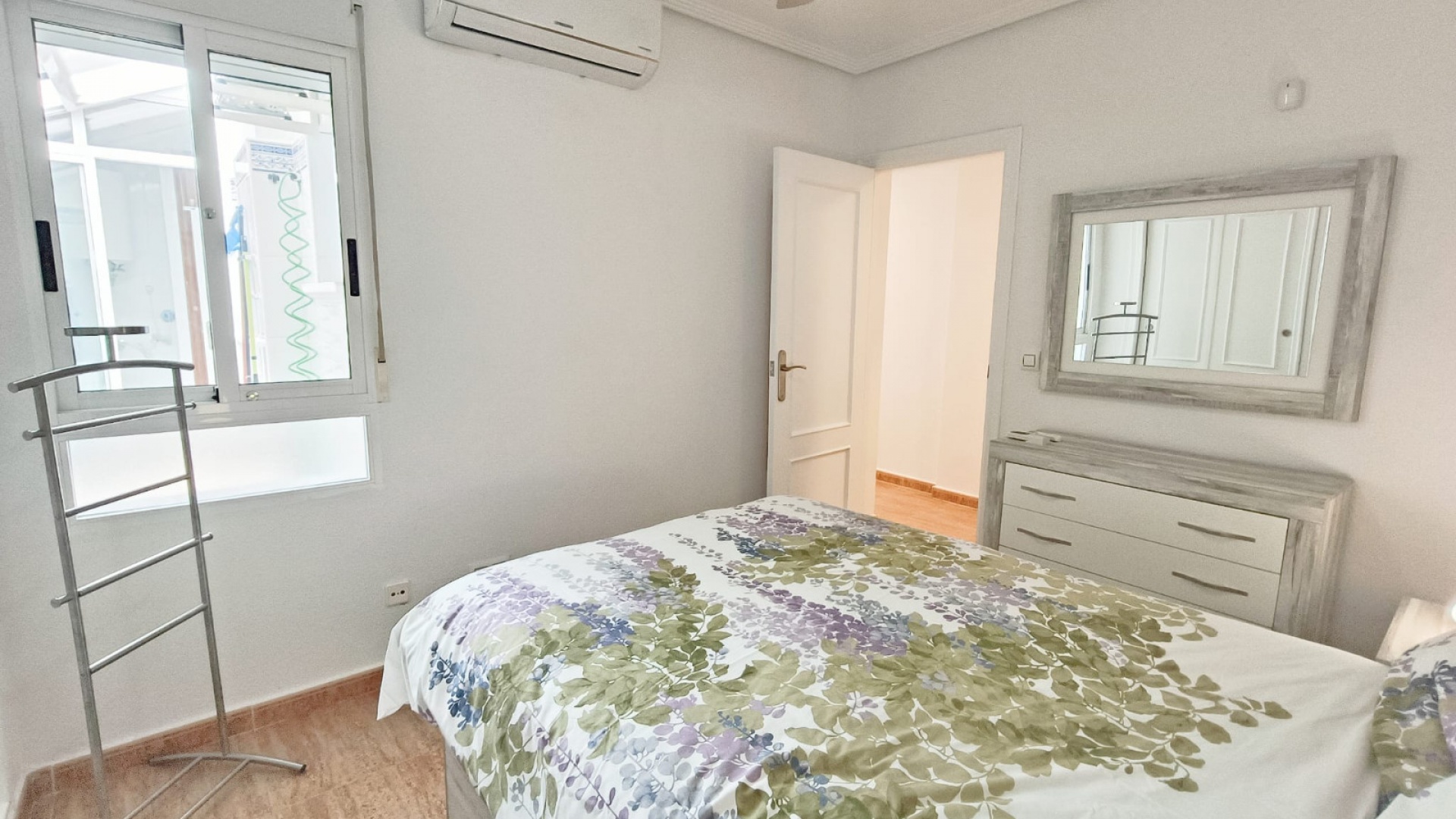 Resale - Apartment - Playa Flamenca - la mirada