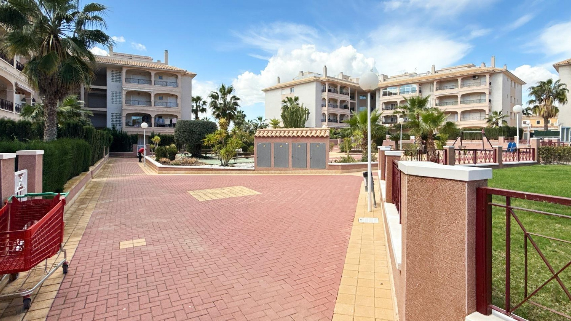 Resale - Apartment - Playa Flamenca - Laguna Golf