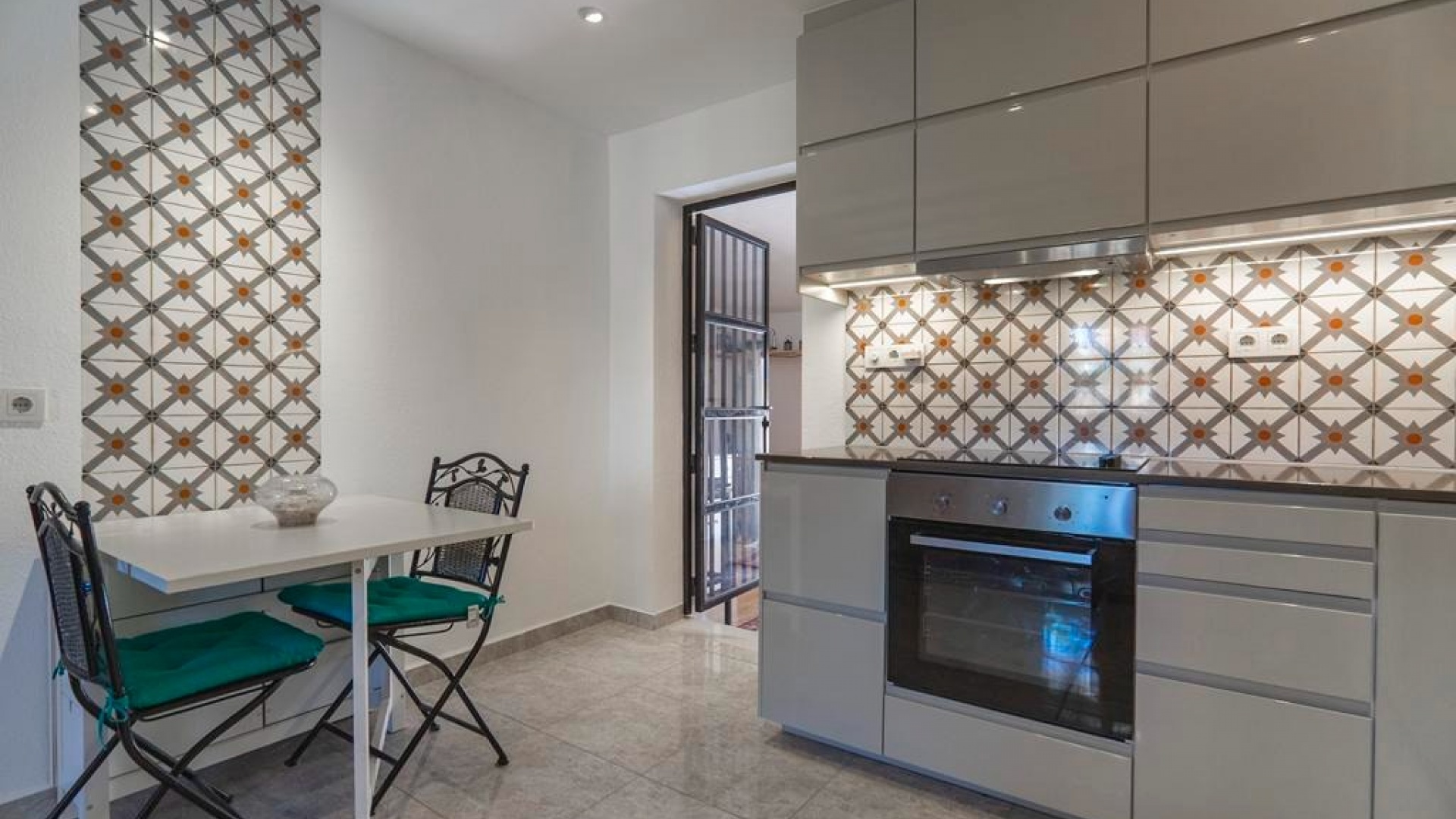 Resale - Apartment - Playa Flamenca - las chismosas