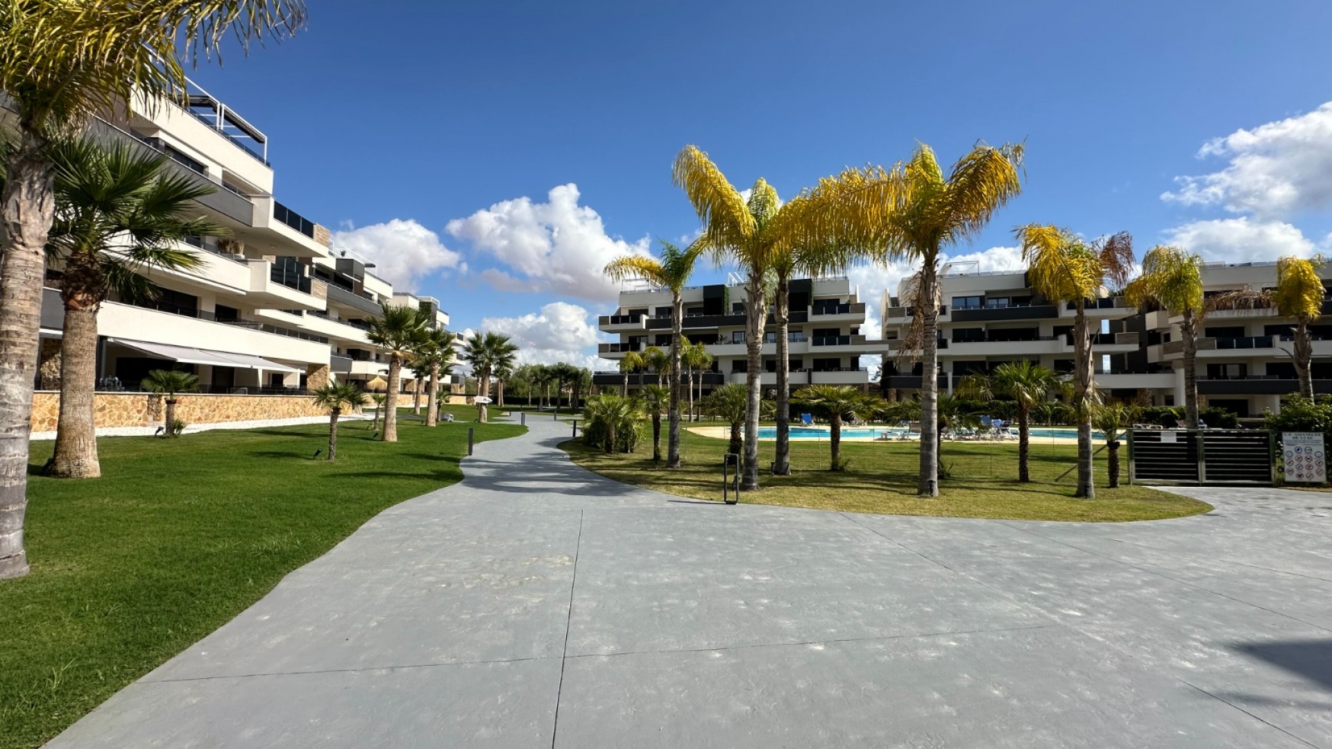 Resale - Apartment - Playa Flamenca - Res. Sunrise Deluxe