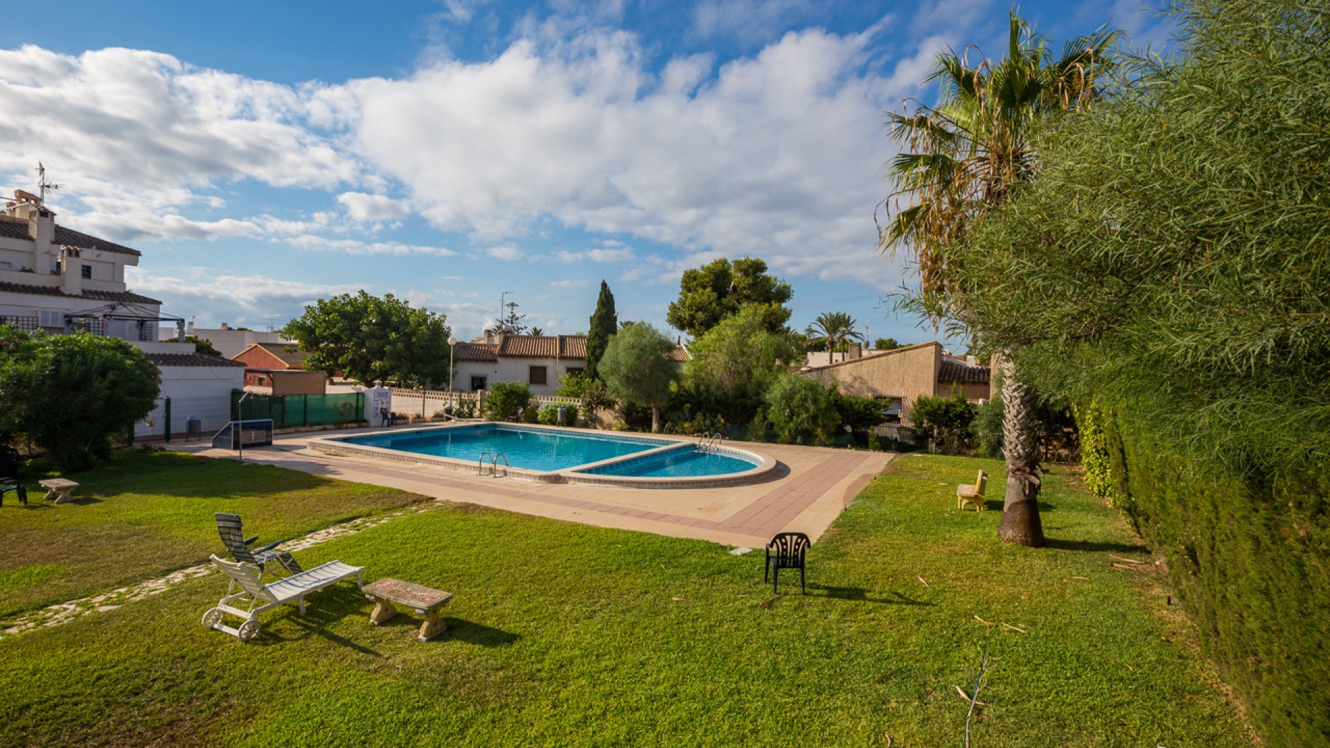 Resale - Apartment - Punta Prima - Beachside