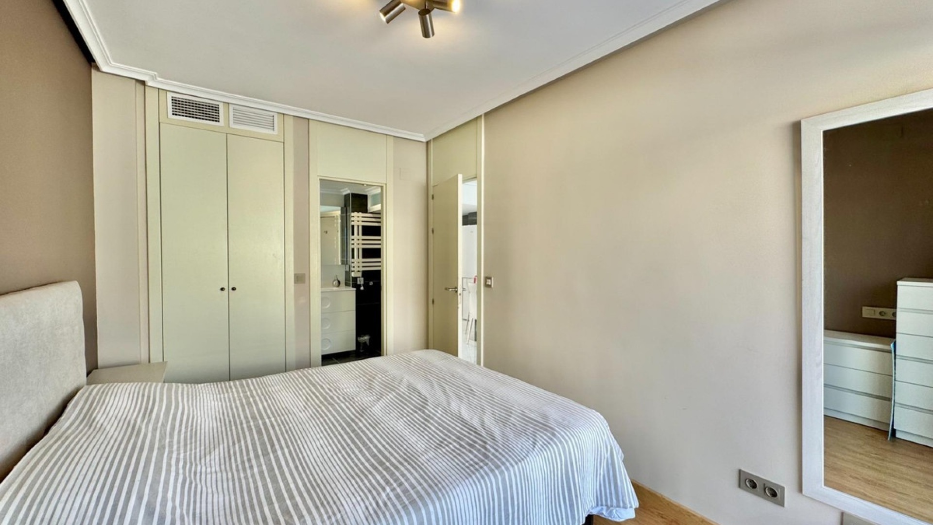 Resale - Apartment - Punta Prima - Costa Blanca South