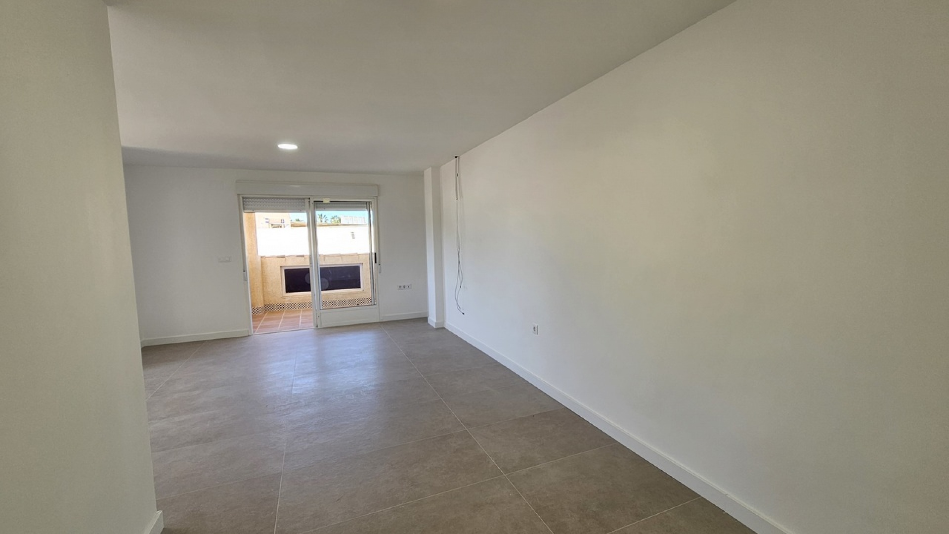 Resale - Apartment - Punta Prima - la entrada