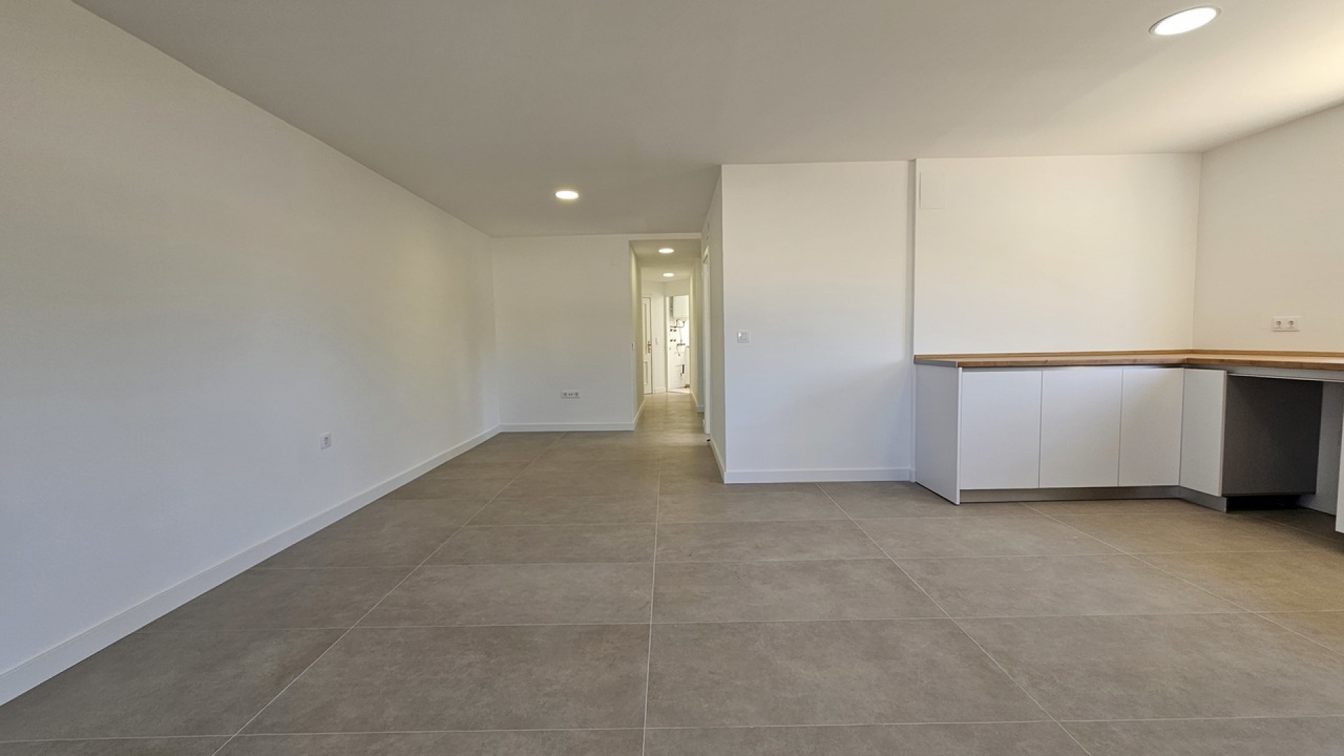 Resale - Apartment - Punta Prima - la entrada