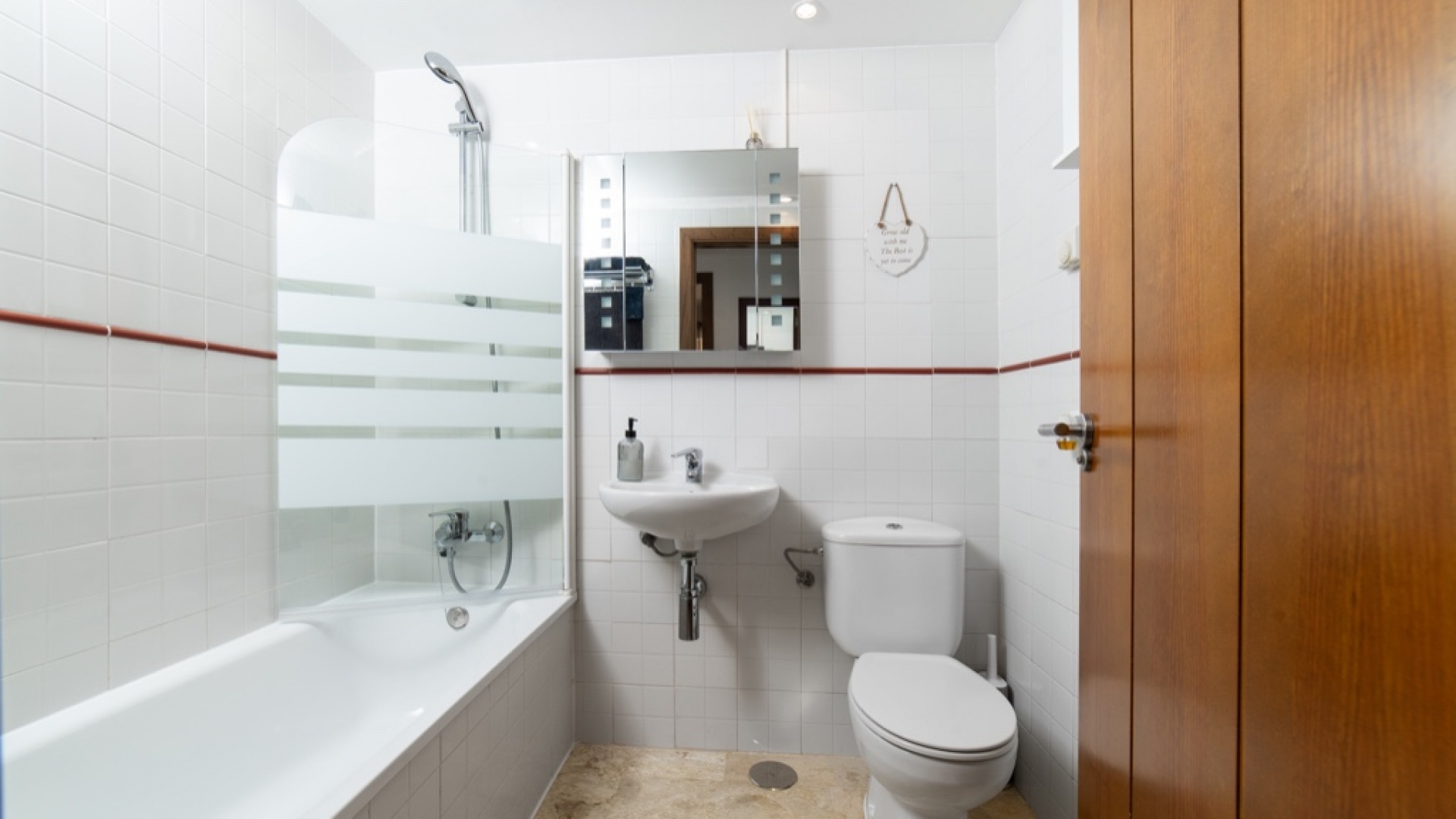 Resale - Apartment - Punta Prima - la entrada