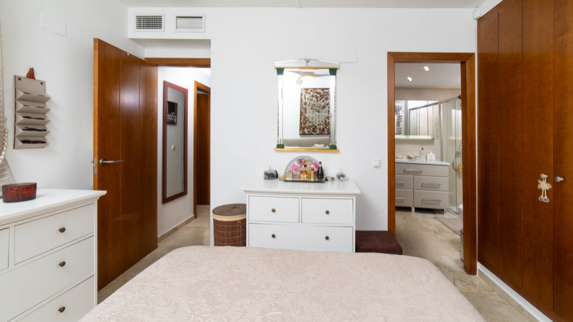 Resale - Apartment - Punta Prima - la entrada