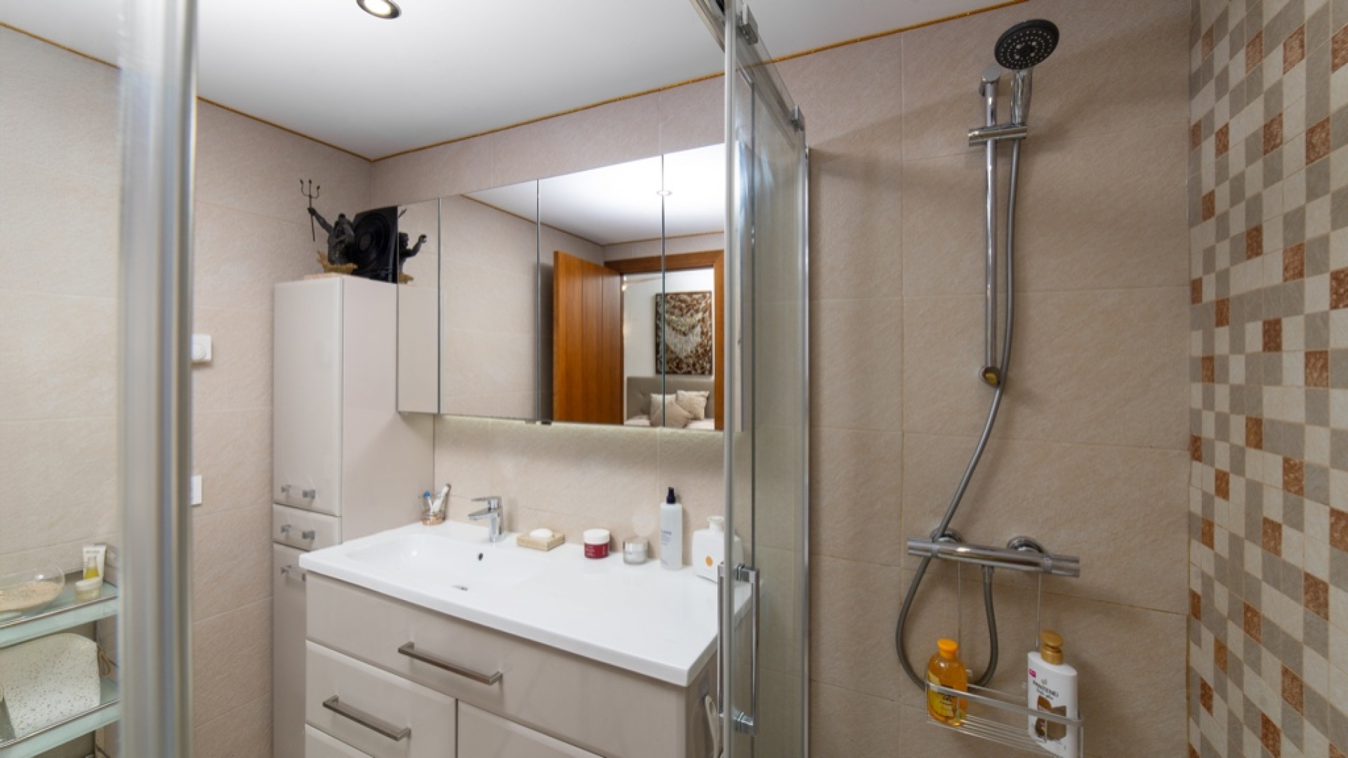 Resale - Apartment - Punta Prima - la entrada