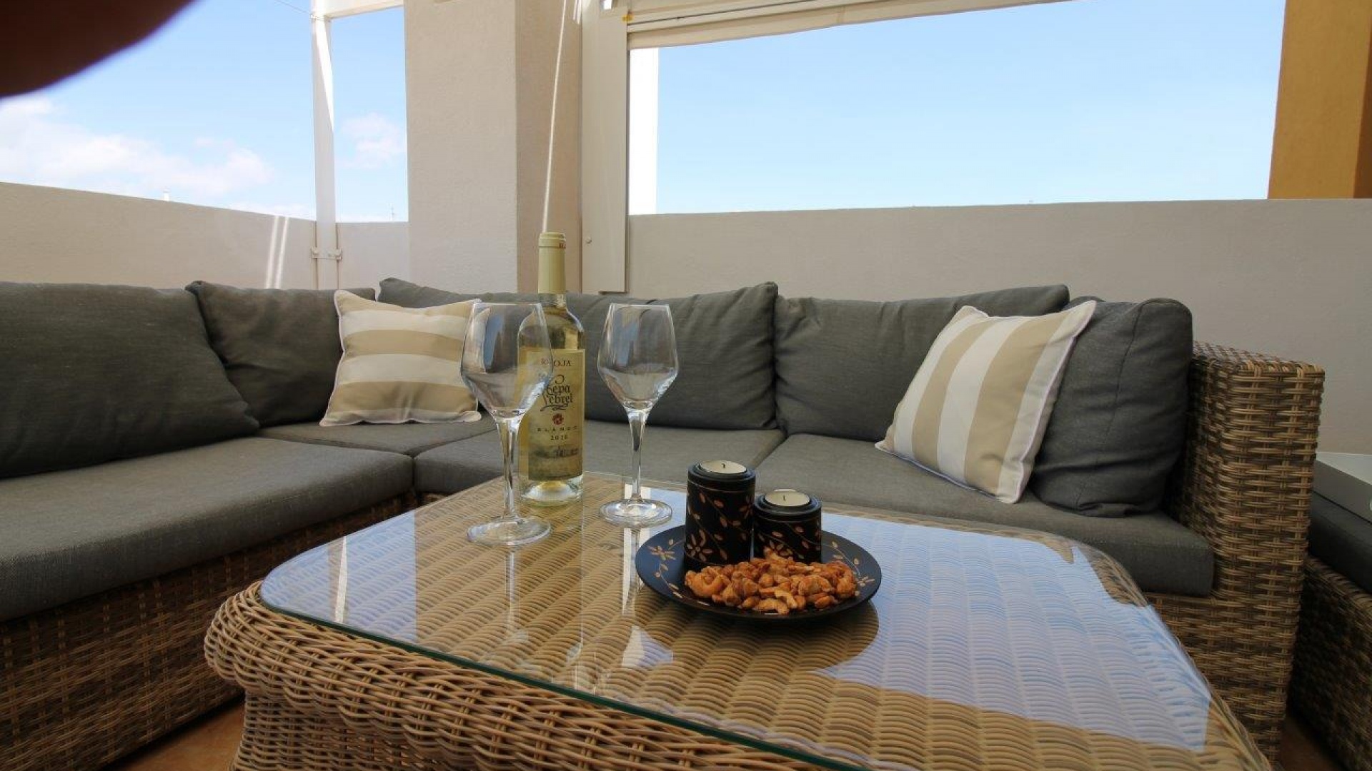 Resale - Apartment - Punta Prima - la entrada