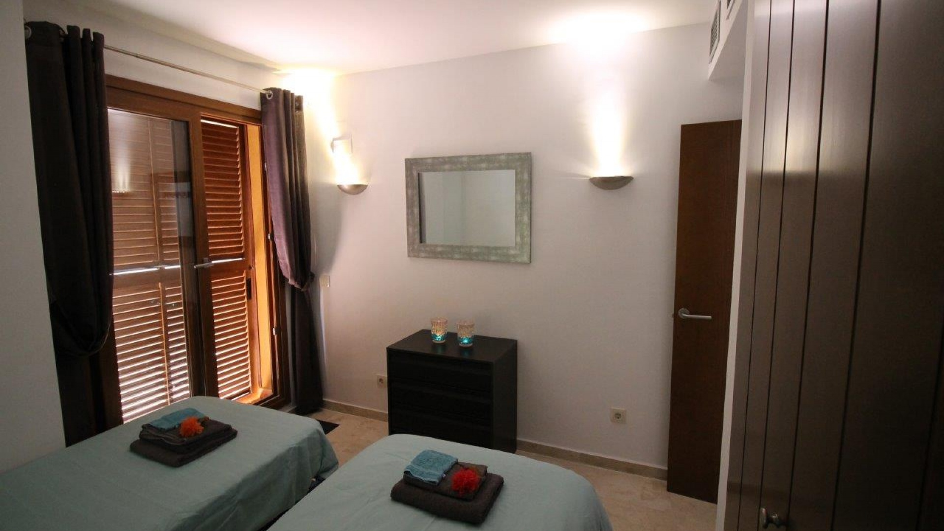 Resale - Apartment - Punta Prima - la entrada