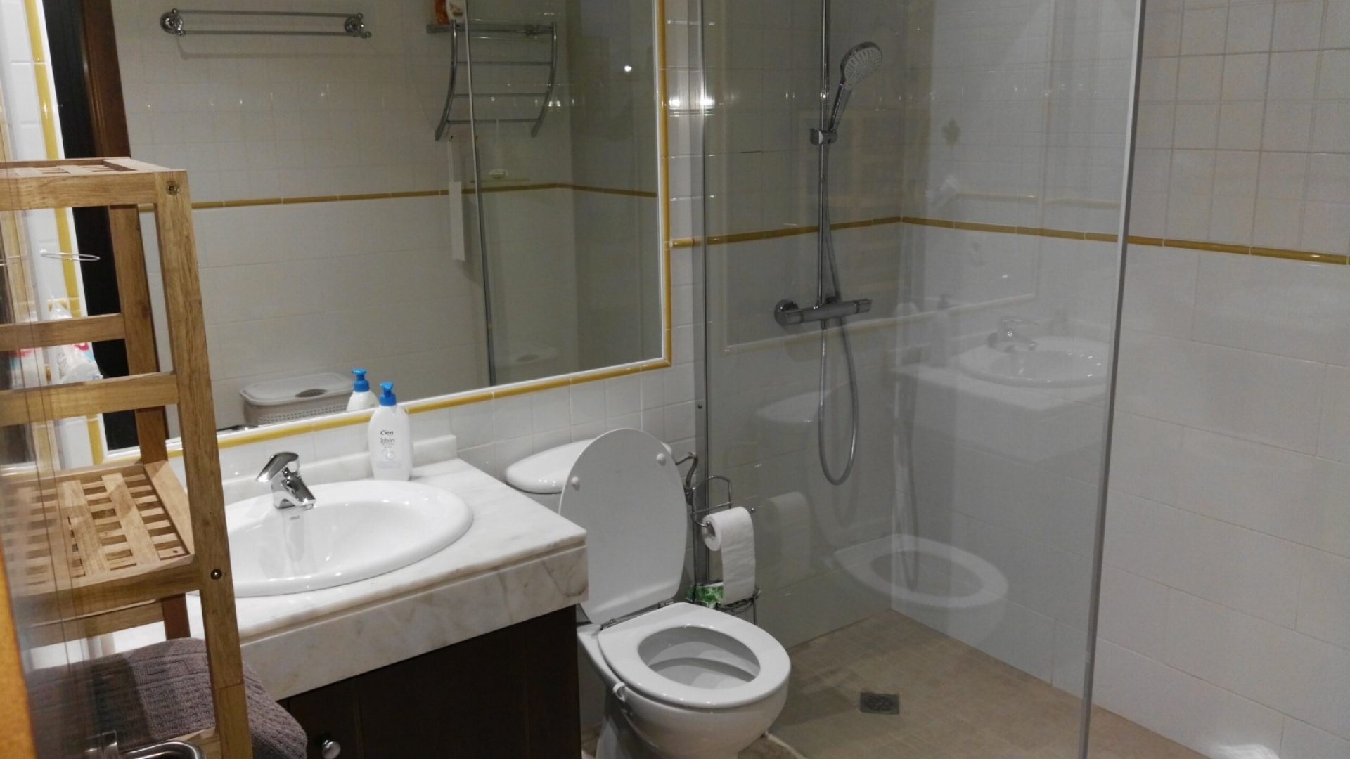 Resale - Apartment - Punta Prima - la entrada