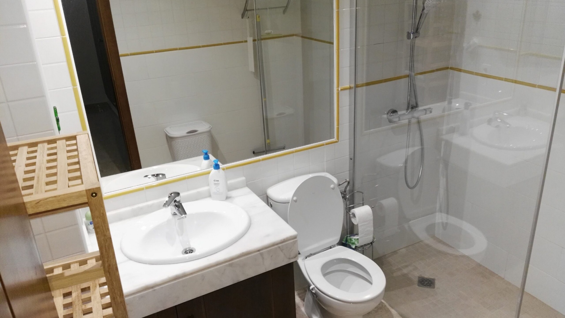 Resale - Apartment - Punta Prima - la entrada