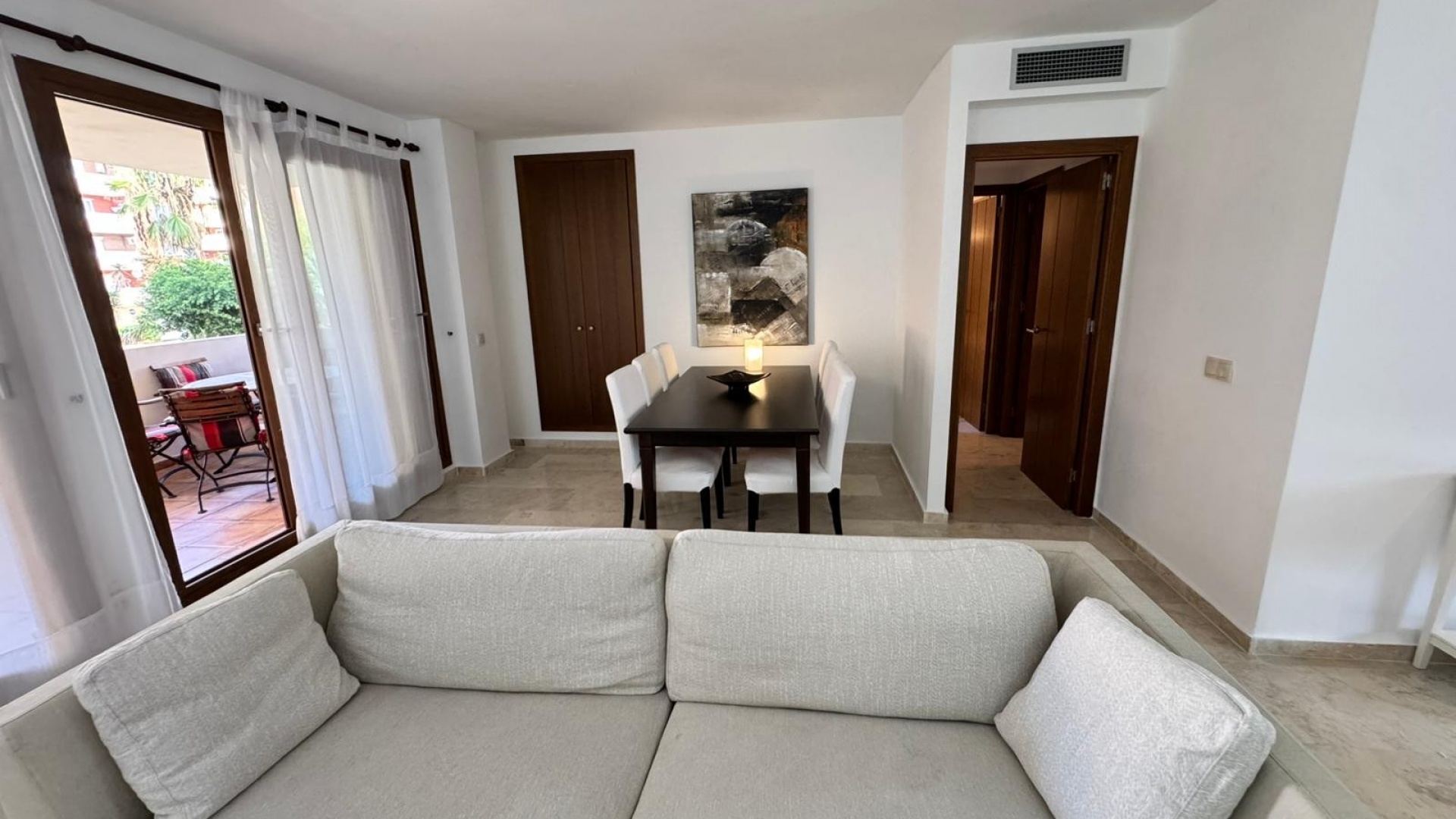 Resale - Apartment - Punta Prima - la entrada