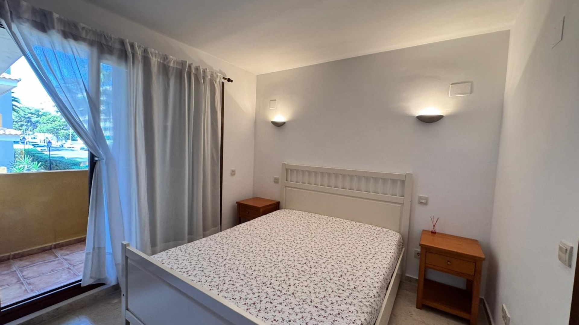 Resale - Apartment - Punta Prima - la entrada