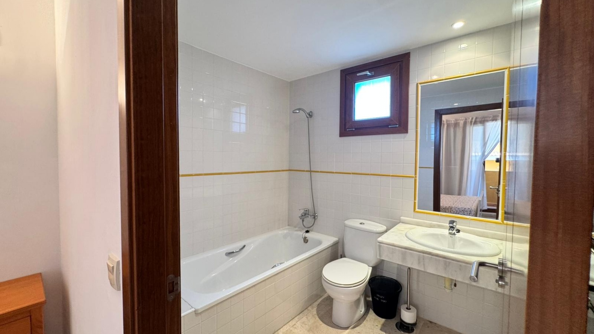 Resale - Apartment - Punta Prima - la entrada