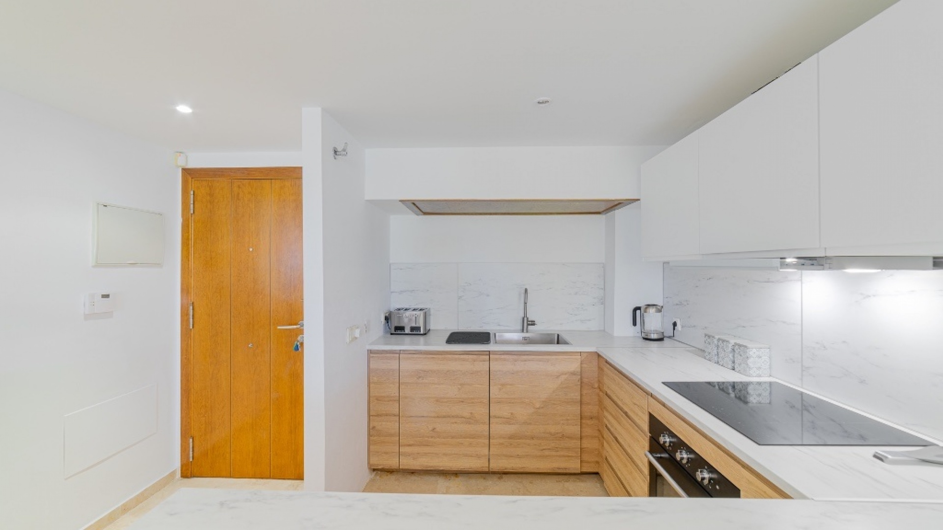 Resale - Apartment - Punta Prima - la entrada