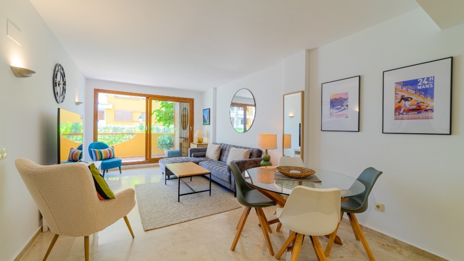 Resale - Apartment - Punta Prima - la entrada