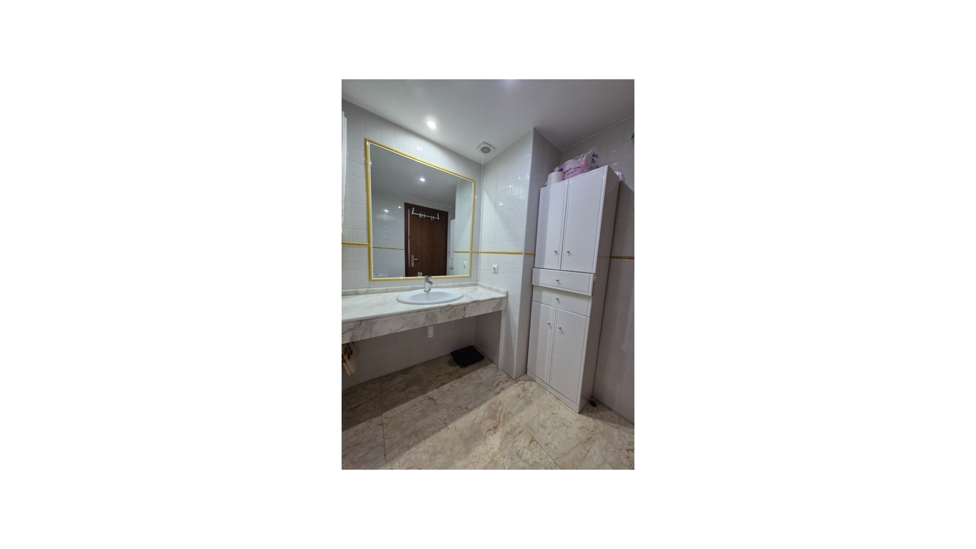 Resale - Apartment - Punta Prima - la entrada