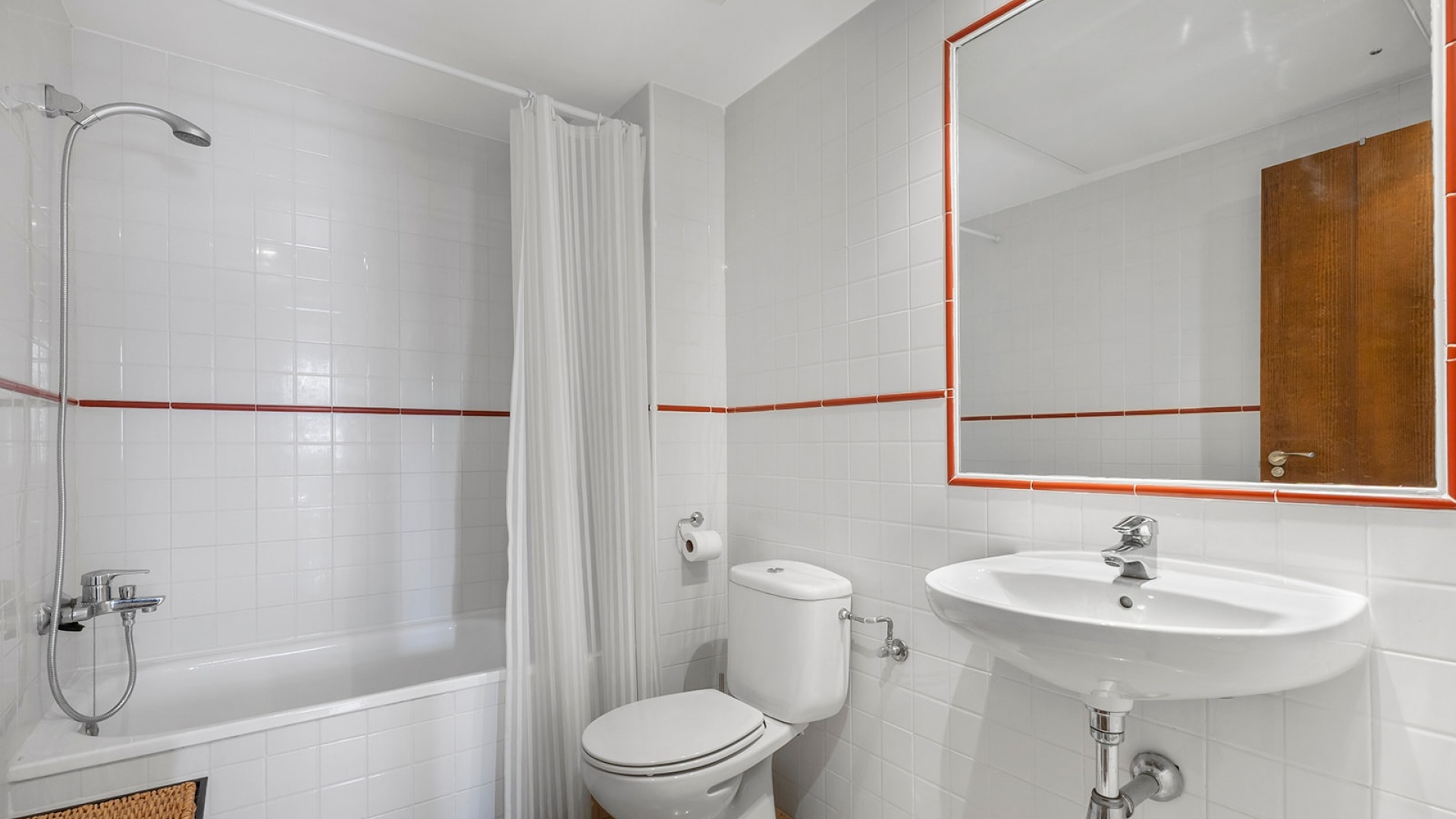 Resale - Apartment - Punta Prima - la entrada