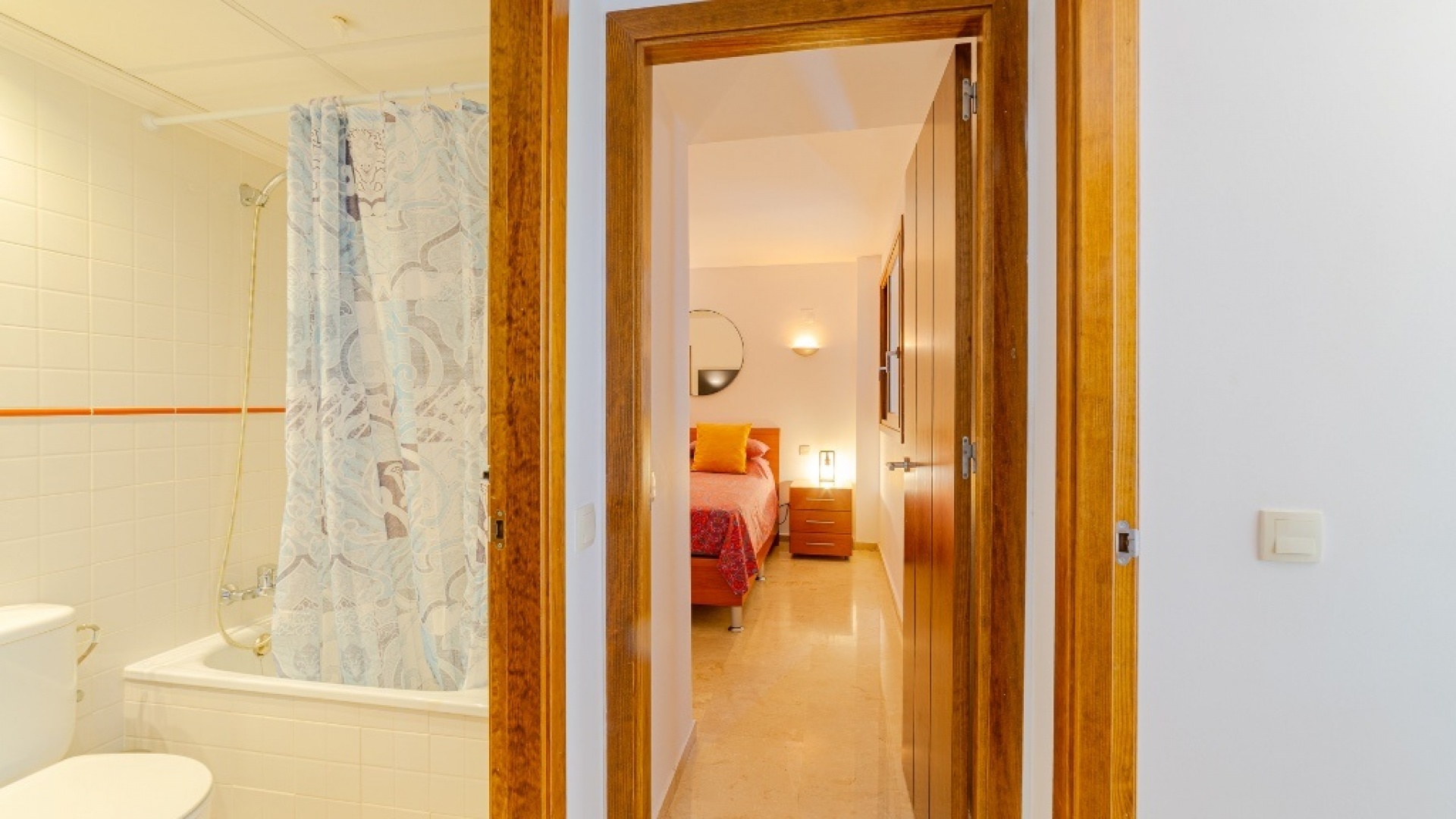 Resale - Apartment - Punta Prima - la entrada