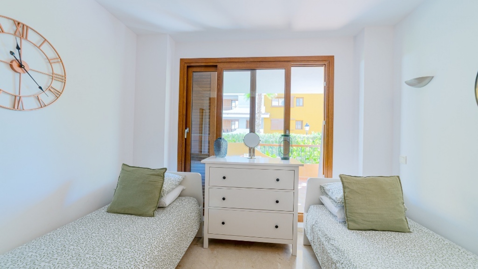 Resale - Apartment - Punta Prima - la entrada