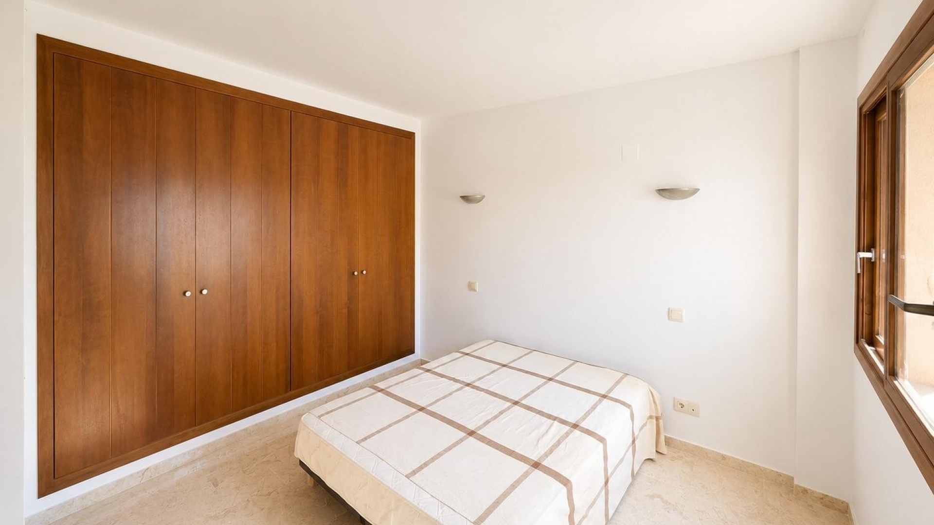 Resale - Apartment - Punta Prima - la entrada