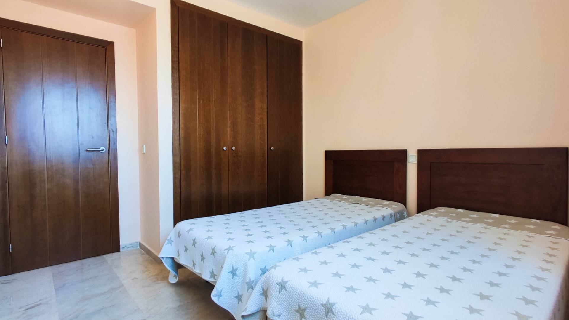 Resale - Apartment - Punta Prima - la entrada