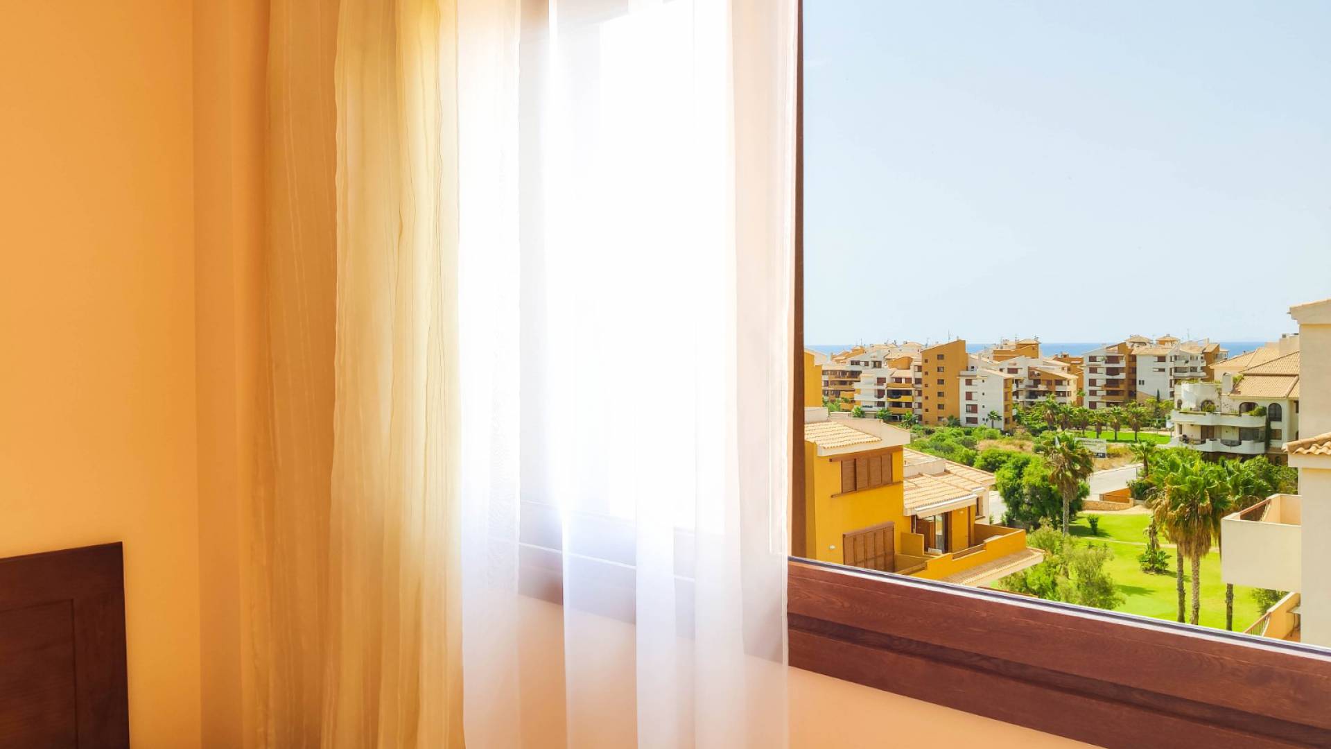 Resale - Apartment - Punta Prima - la entrada