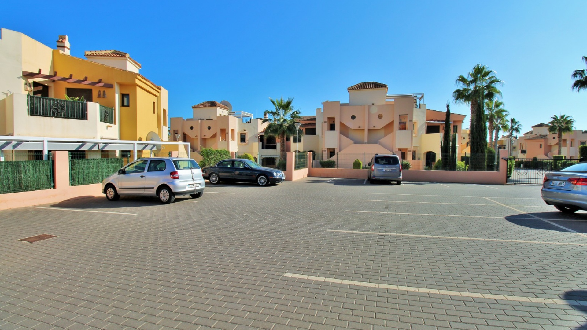 Resale - Apartment - Punta Prima - punta marina