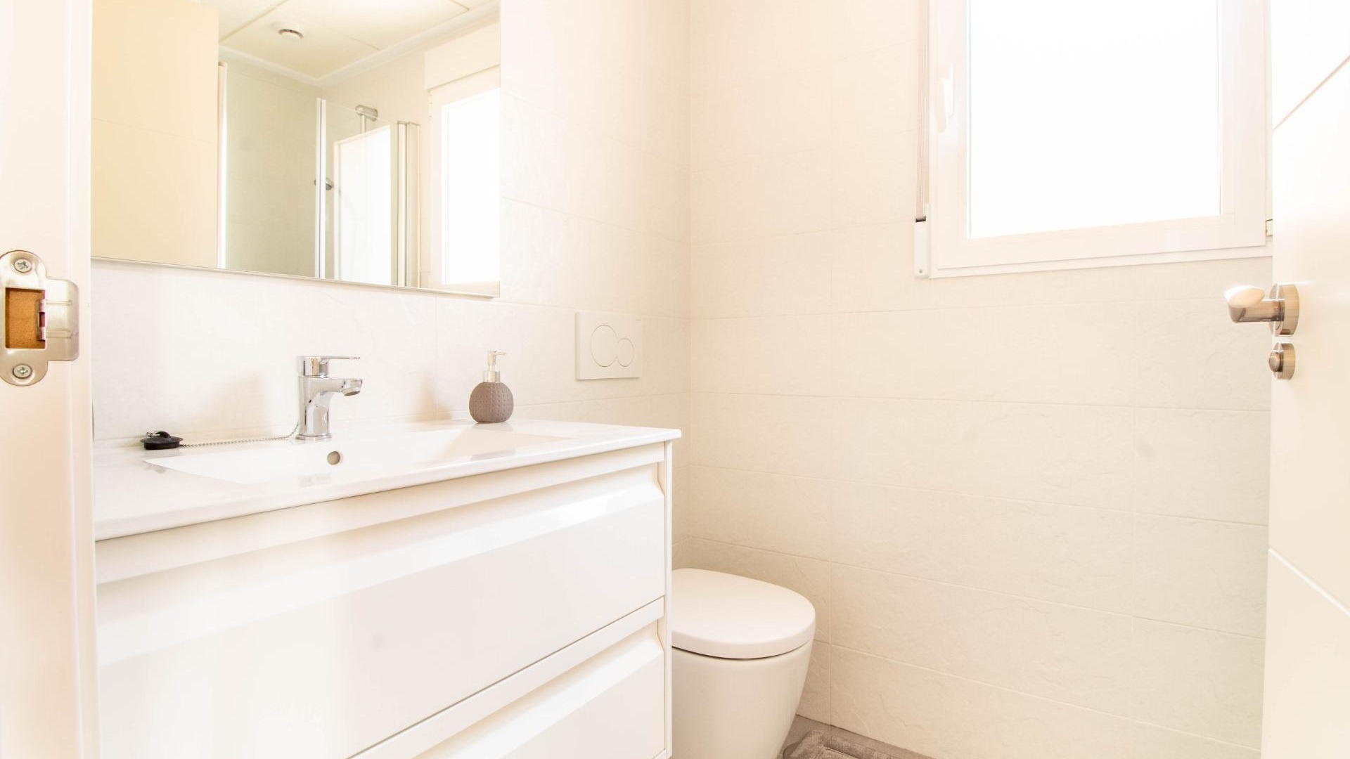 Resale - Apartment - Punta Prima - vista azul