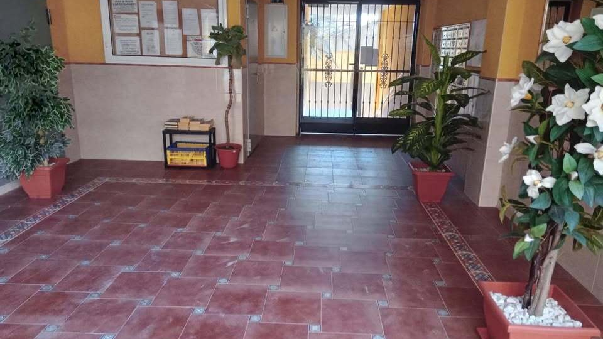 Resale - Apartment - Rafal