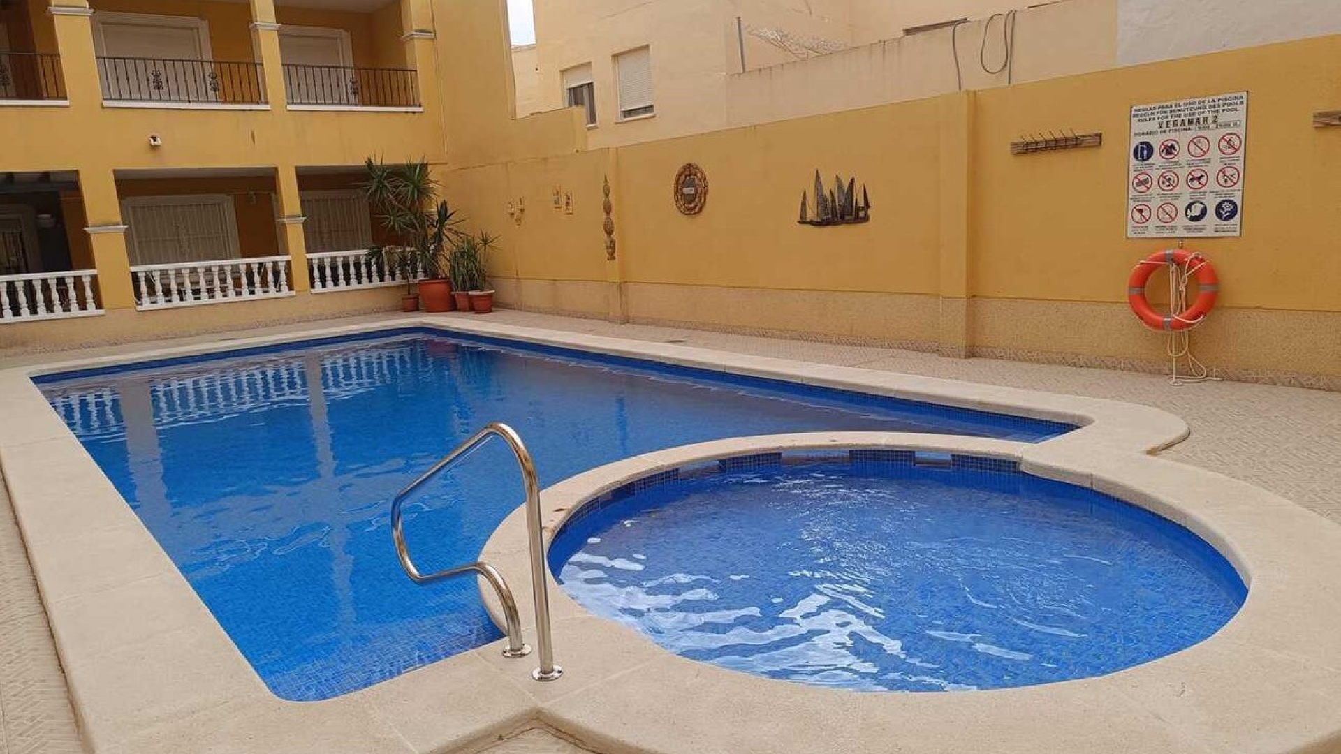 Resale - Apartment - Rafal